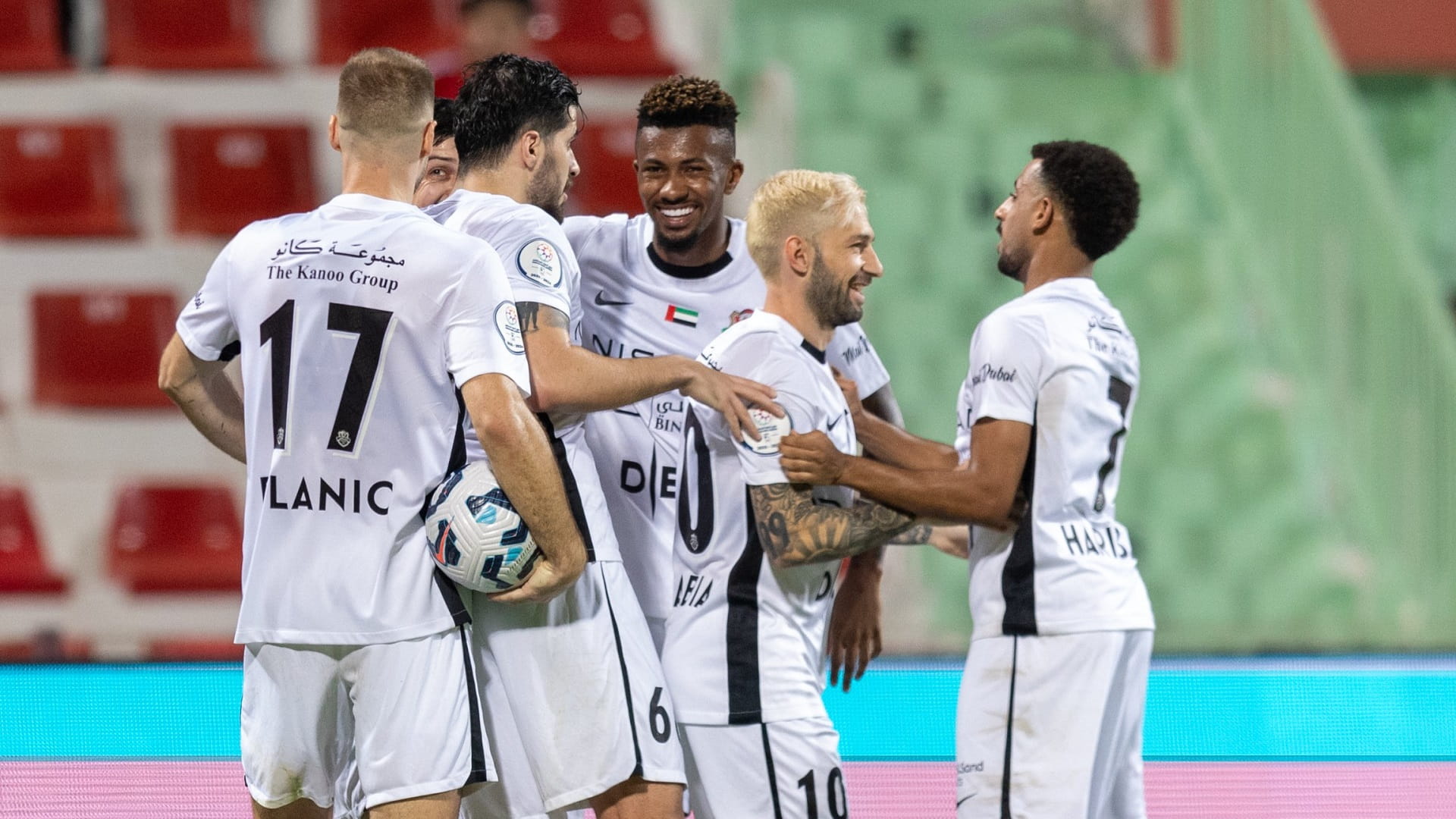 الوحدة يفوز على الشارقة ويهدي شباب الأهلي لقب دوري أدنوك للمحترفين