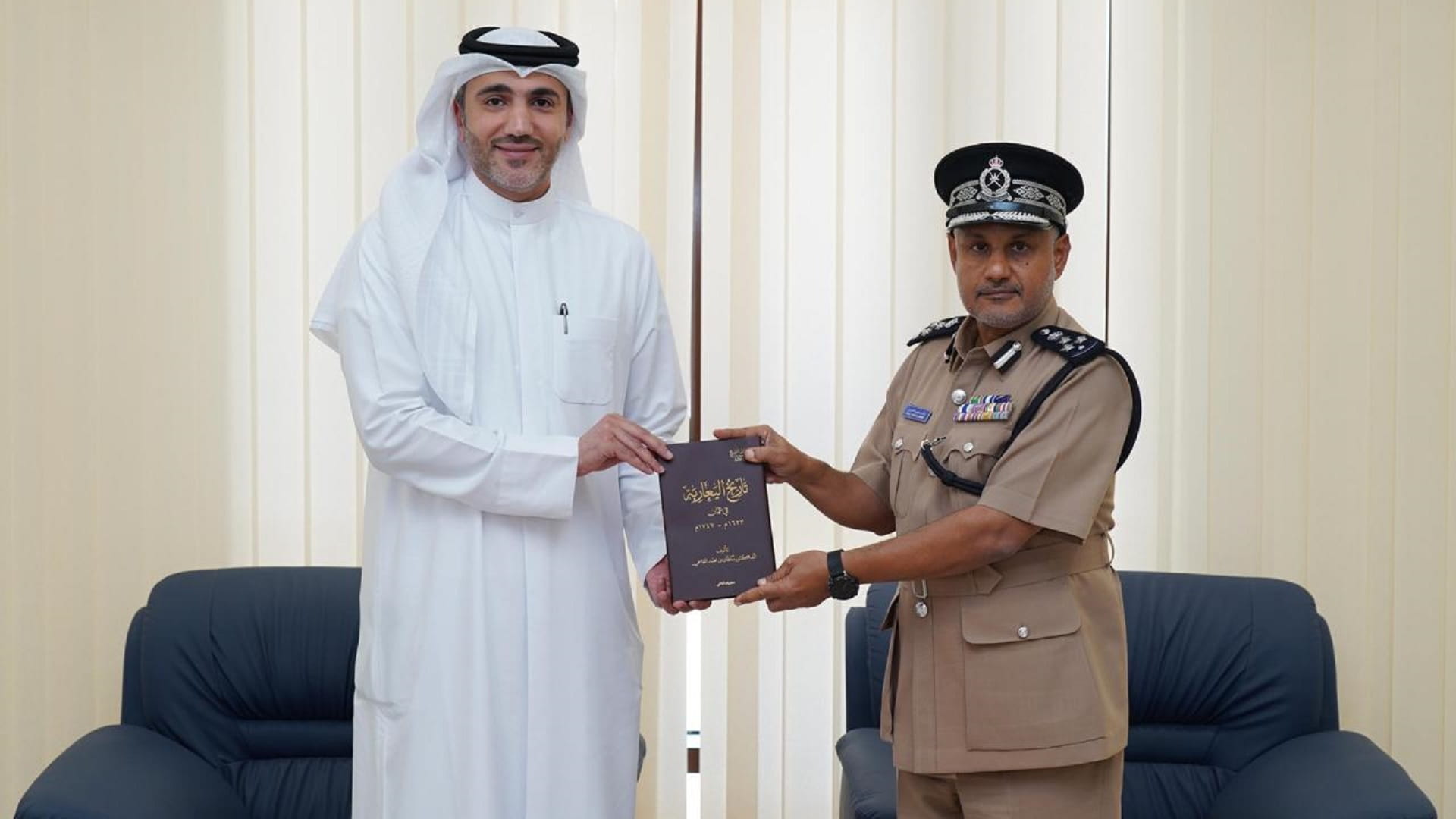 لجنة منافذ الشارقة تبحث سبل تطوير المنافذ وتعزيز التعاون مع عُمان 