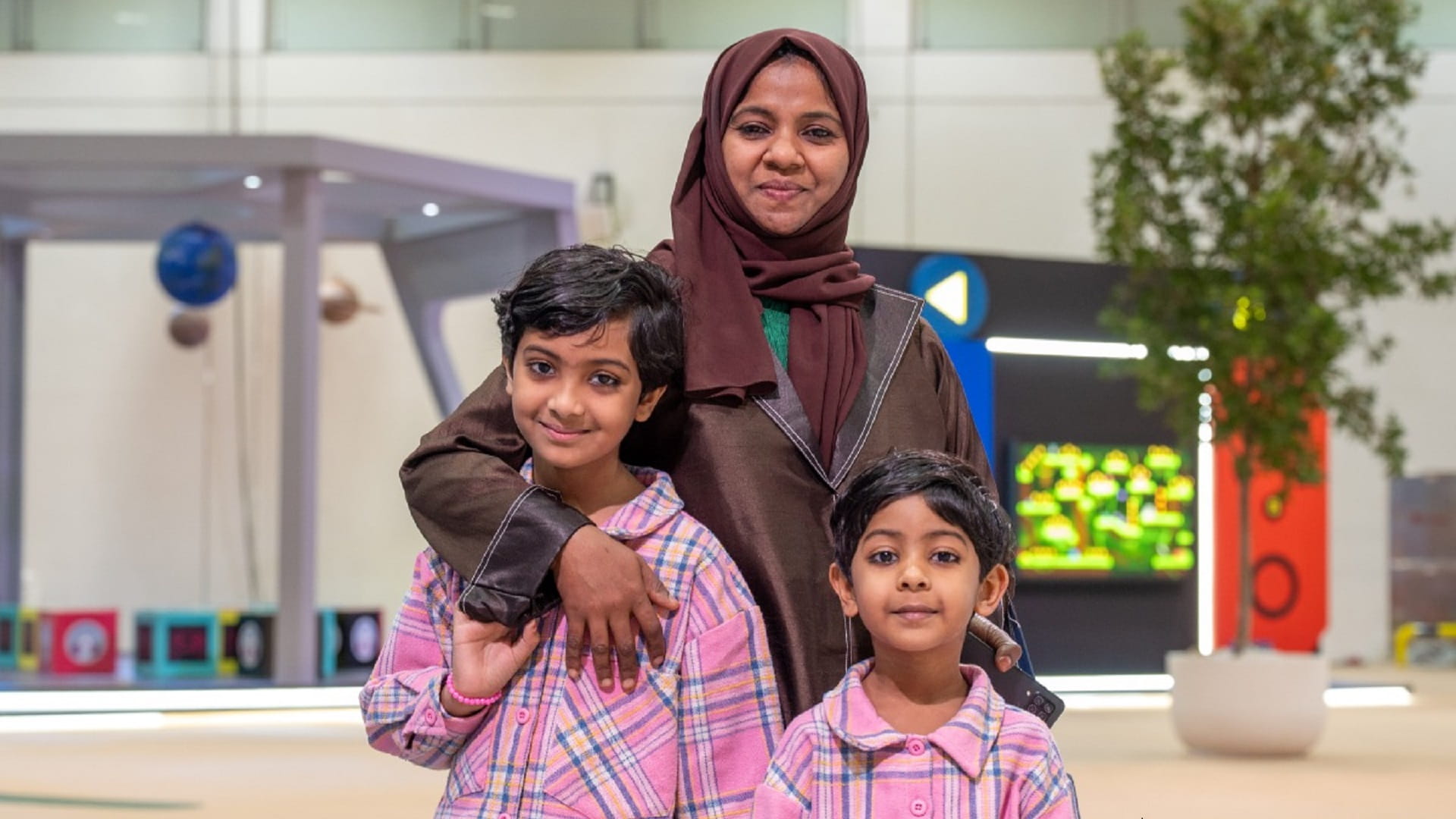 مشاركون: "الشارقة القرائي" منصّة للإبداع وبوابة للخيال والمعرفة 