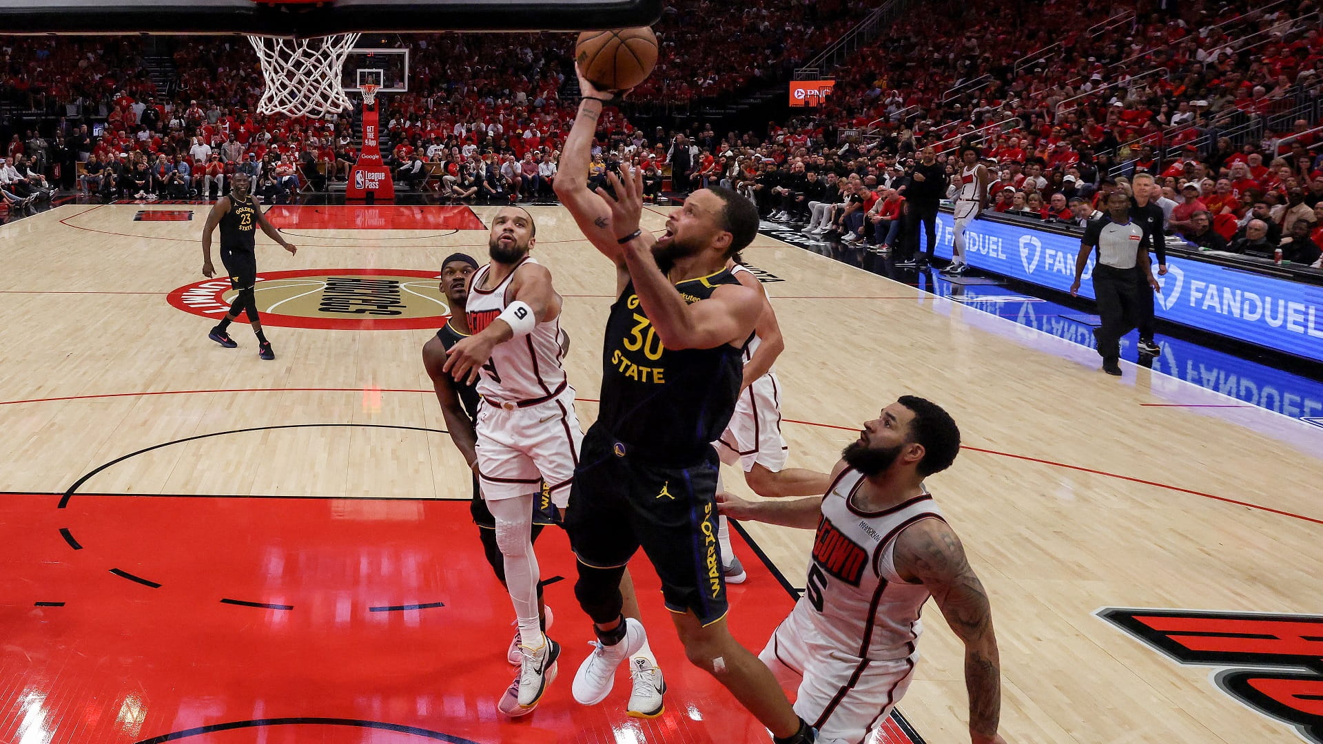 غولدن ستيت آخر المتأهلين لنصف نهائي السلة الأميركية 