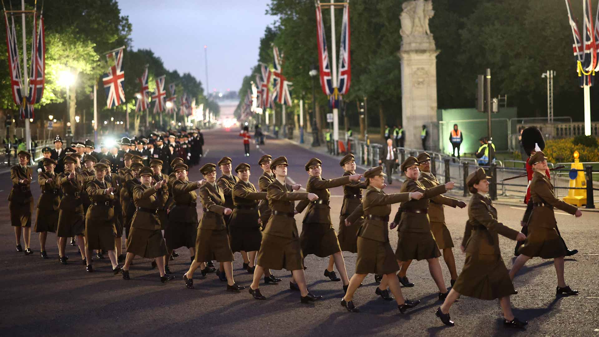 UK starts a four-day celebration to honour final WWII soldiers 