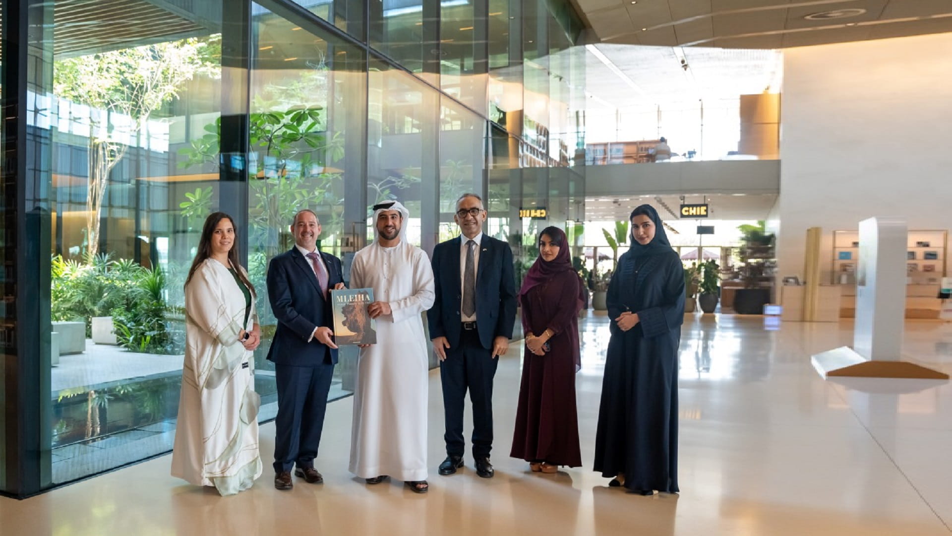 علاقات الشارقة تبحث مع وفد أميركي آفاق التعاون الثقافي والاقتصادي