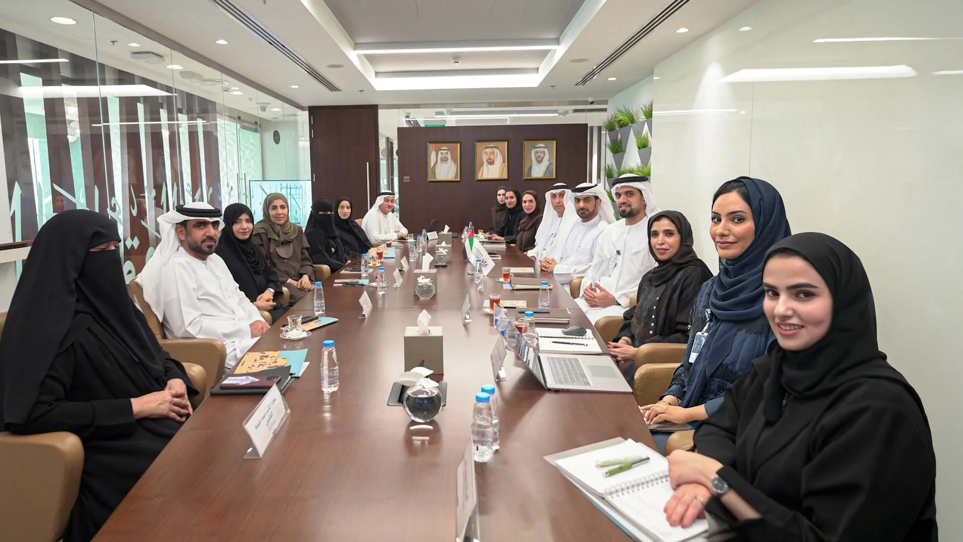 Sharjah Council committee visits Sharjah Archives 