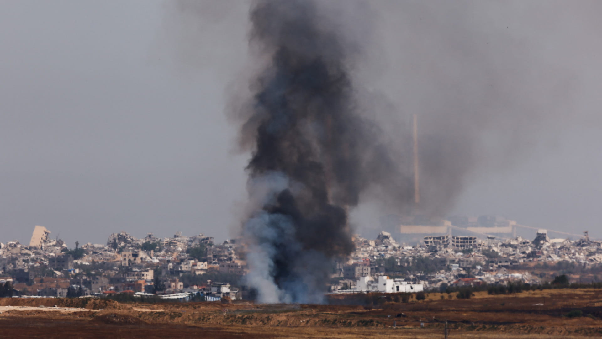 استشهاد 22 فلسطينياً بضربة إسرائيلية على مدرسة في غزة تؤوي نازحين 