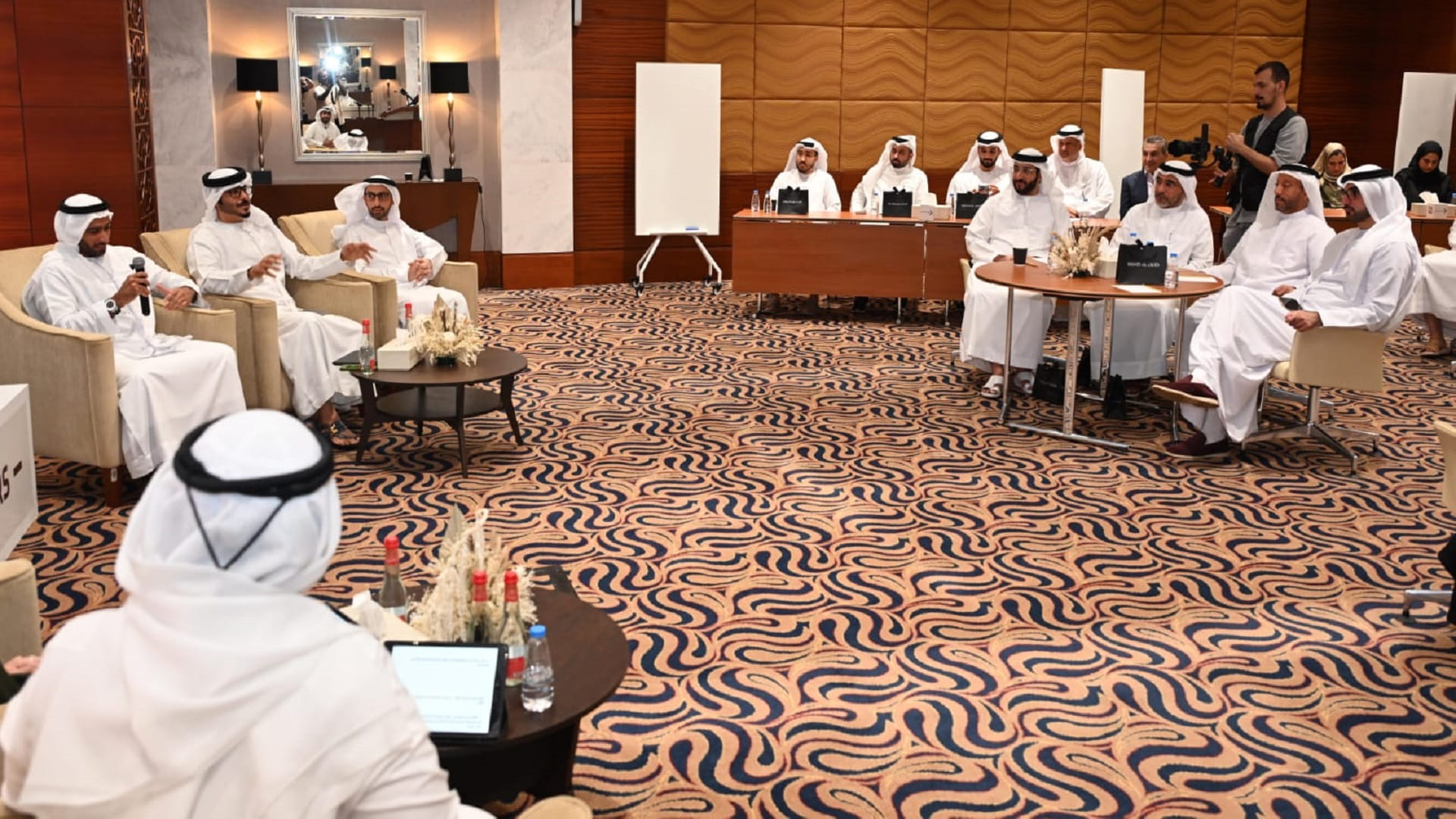 غرفة الشارقة تحتضن جلسة "رواد الصناعة - اصنع في الإمارات"
