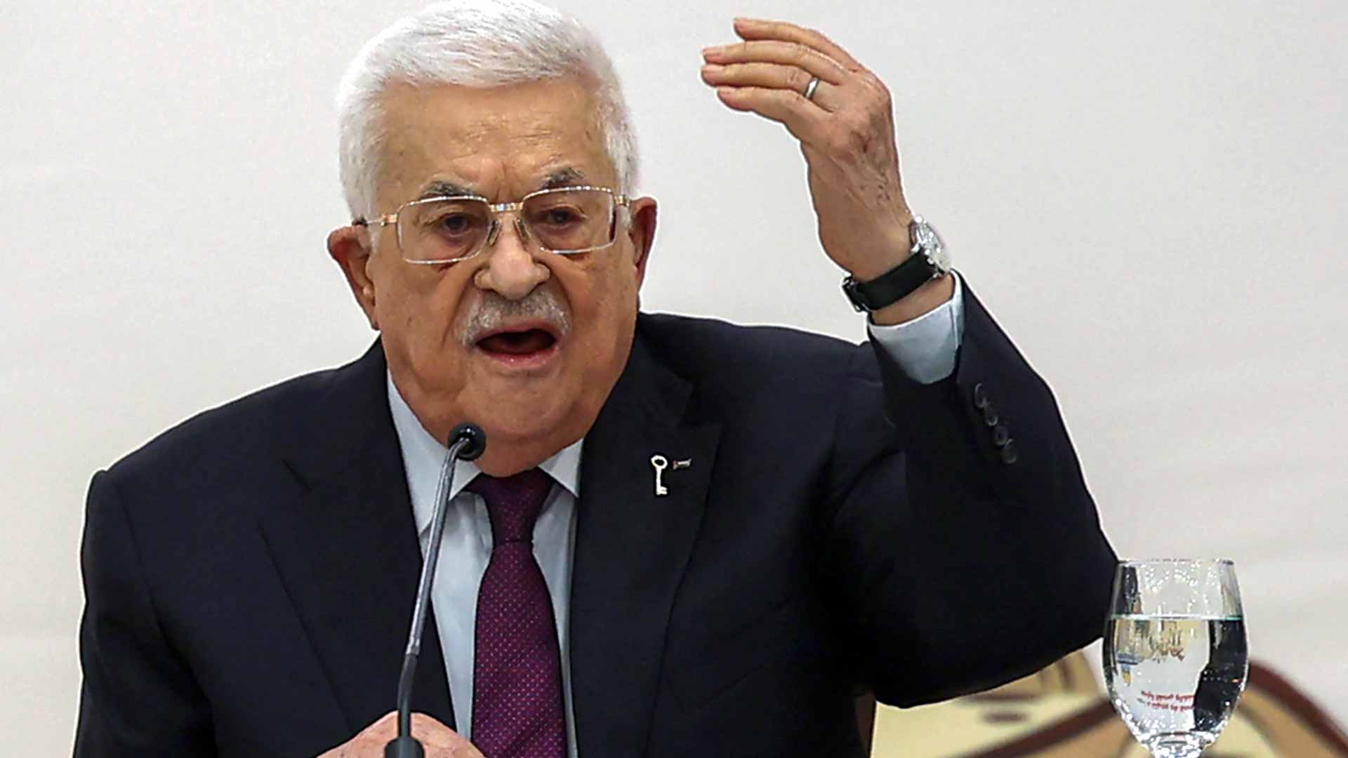 محمود عباس يدعو البابا الجديد لمواصلة جهود إحلال السلام في فلسطين 