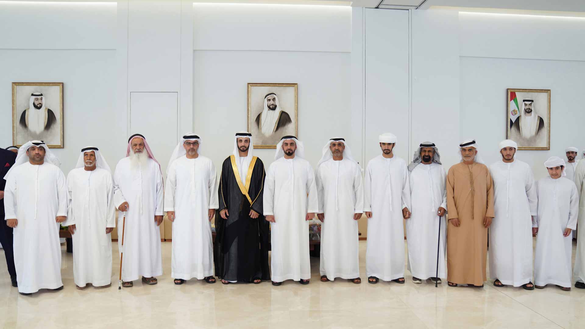 سيف وحامد بن زايد وعدد من الشيوخ يحضرون أفراح الشامسي والفارسي 