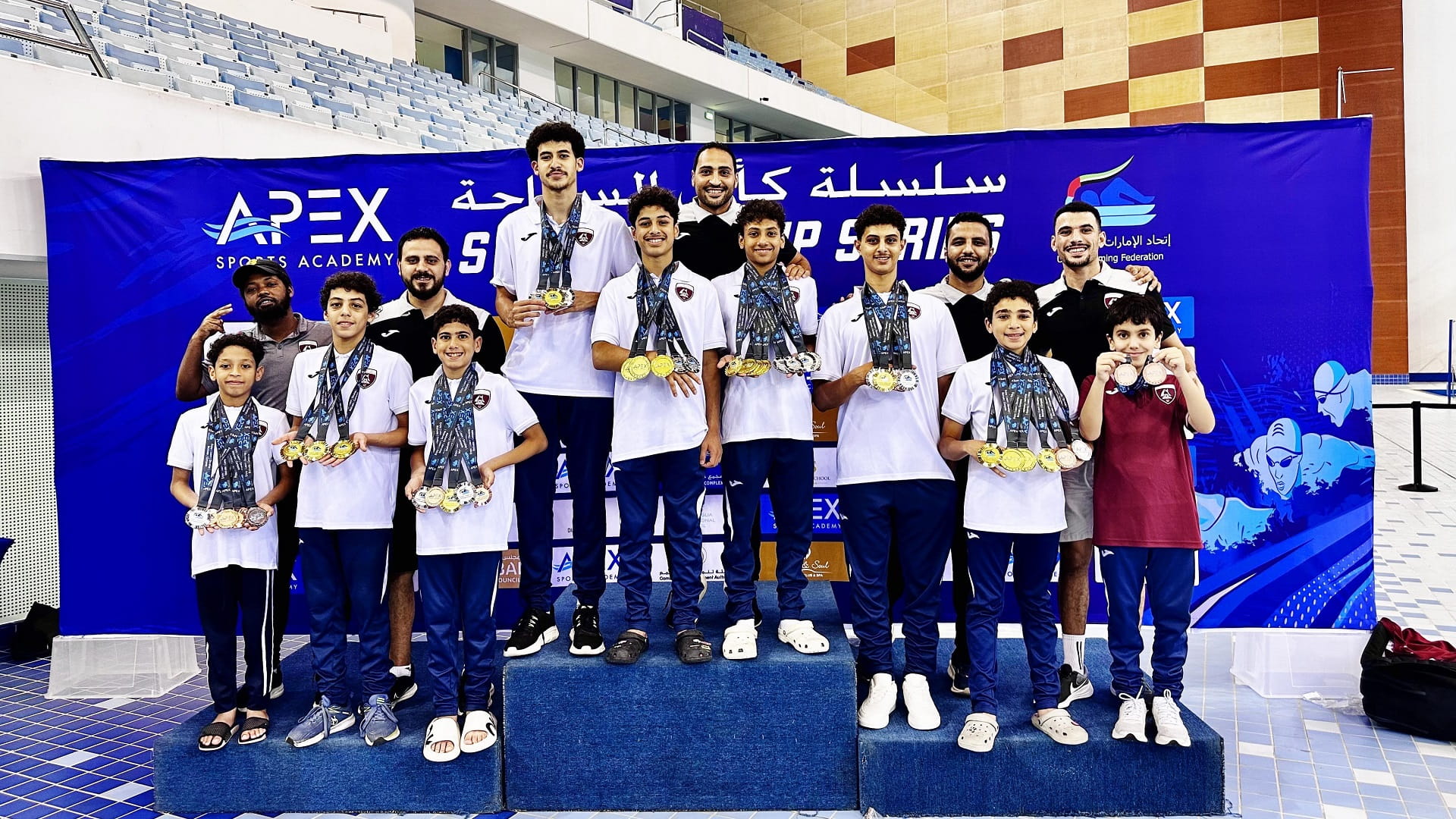 17ذهبية تزين حصاد الحمرية في كأس السباحة بدبي 