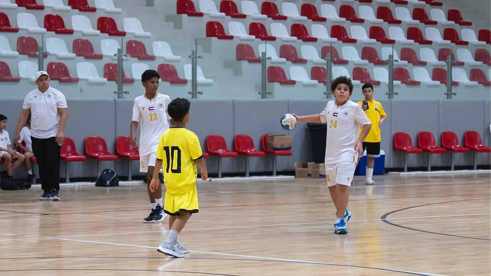 بمشاركة 8 أندية.. "الشارقة الرياضي" يطلق بطولة البراعم كرة اليد 