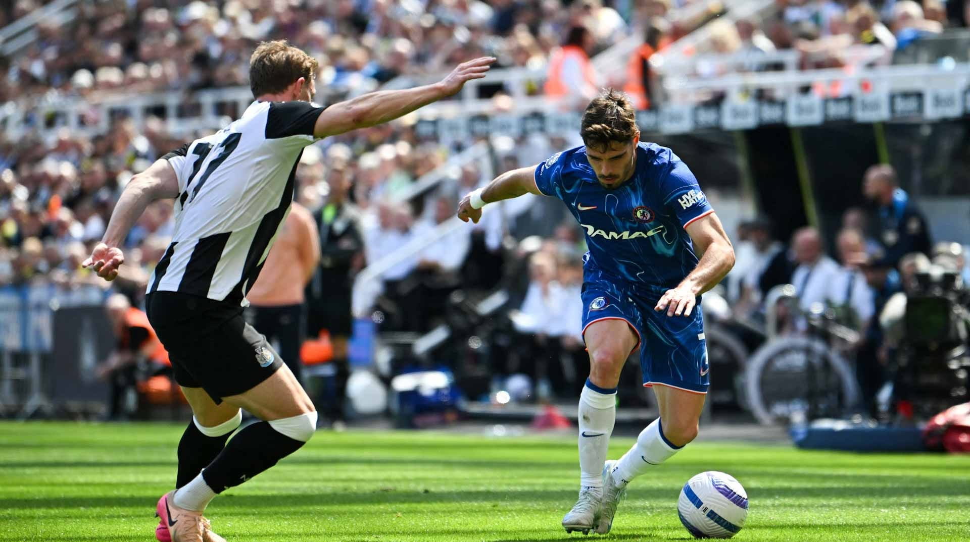 Newcastle defeat Chelsea to edge closer to Champions League spot 