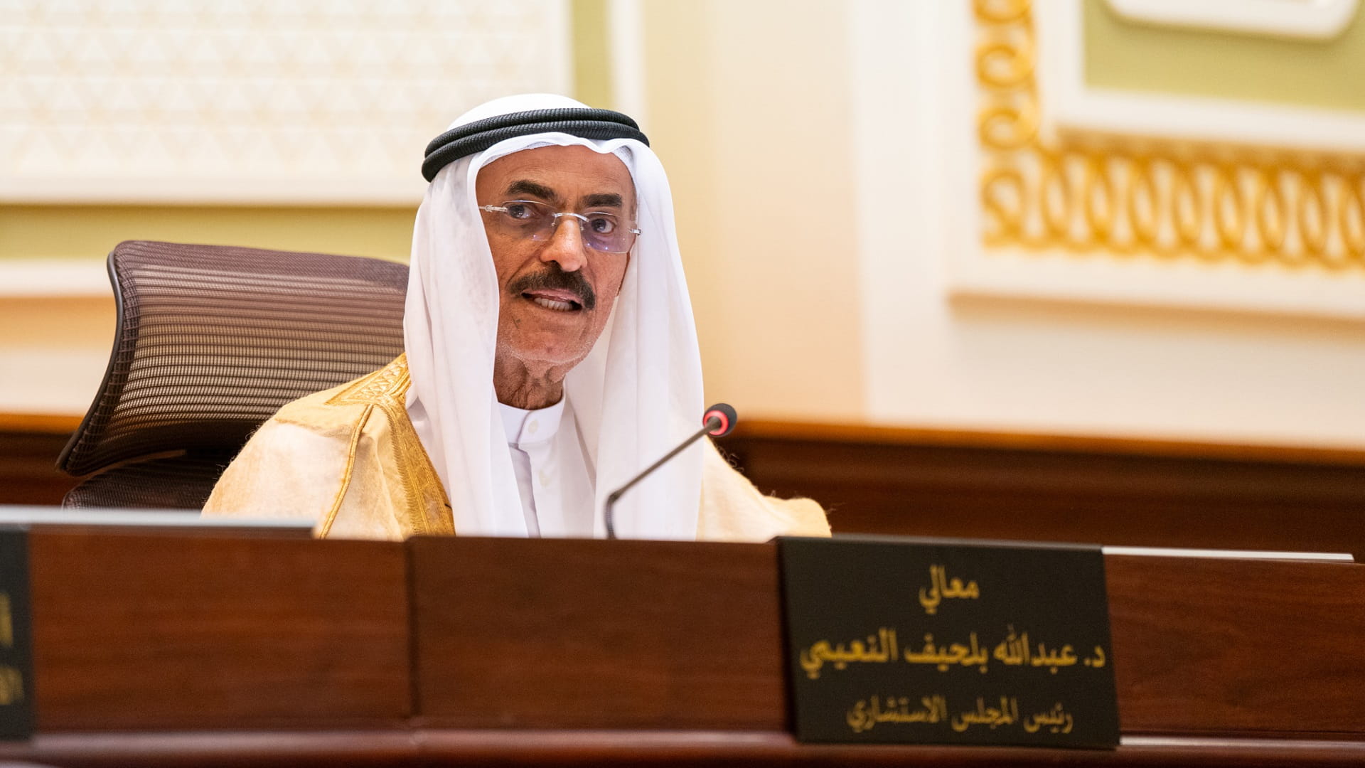 صورة بعنوان: "استشاري الشارقة" يوجه سؤالاً برلمانياً عن التوطين في القطاع الخاص 