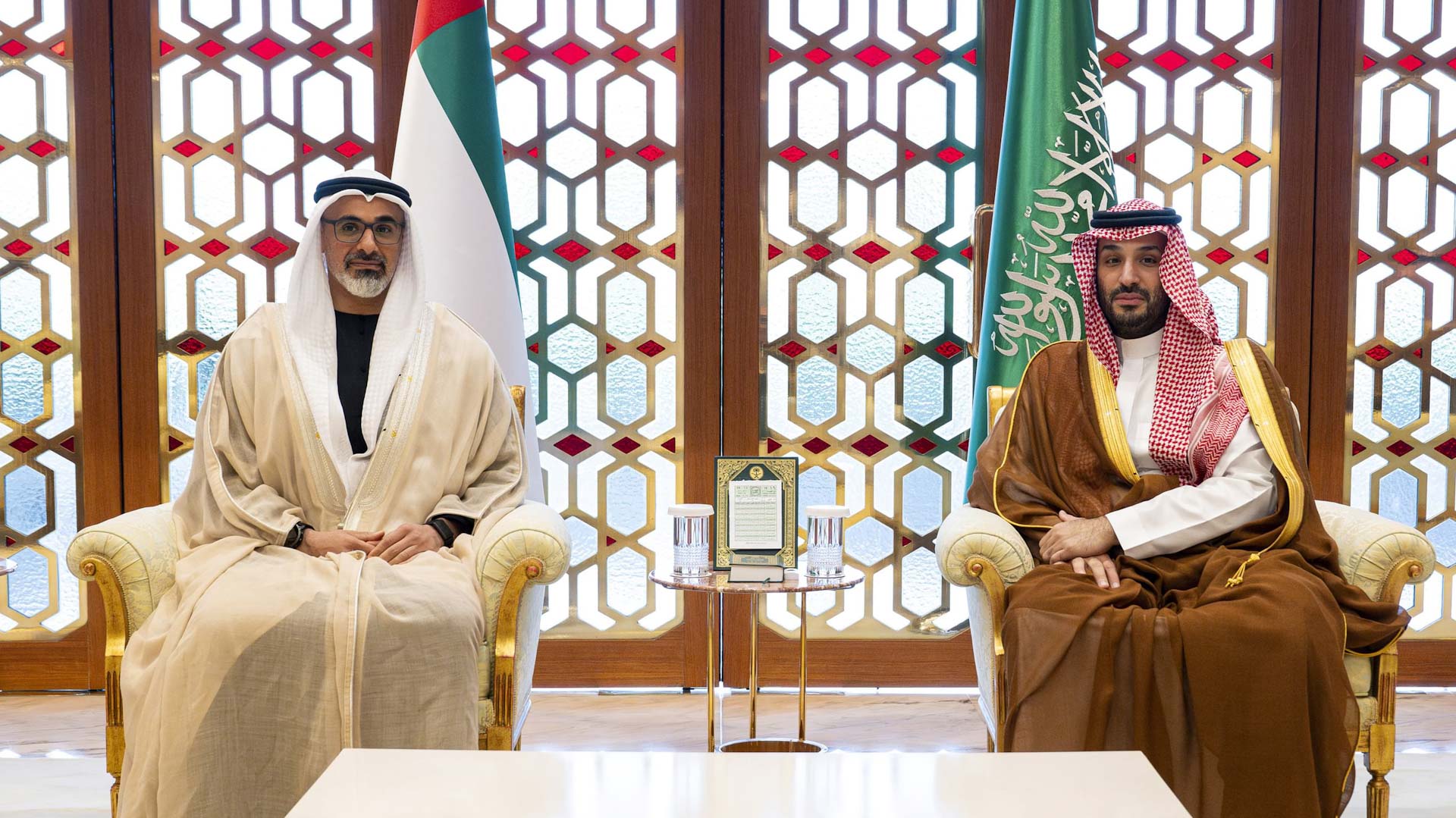 ولي عهد أبوظبي ومحمد بن سلمان يبحثان العلاقات الأخوية الراسخة  