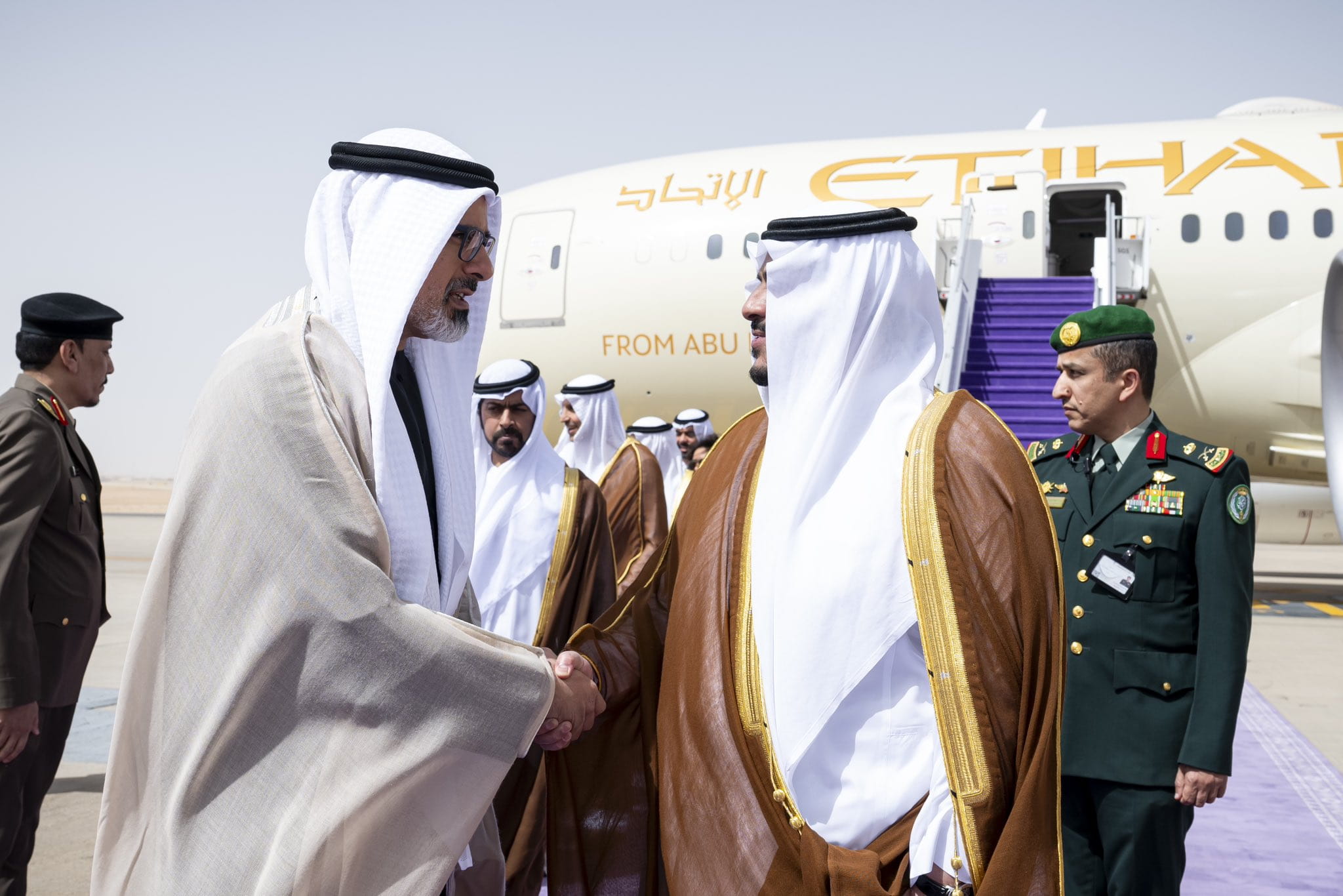 خالد بن محمد بن زايد يصل الرياض للمشاركة بالقمة الخليجية الأميركية 