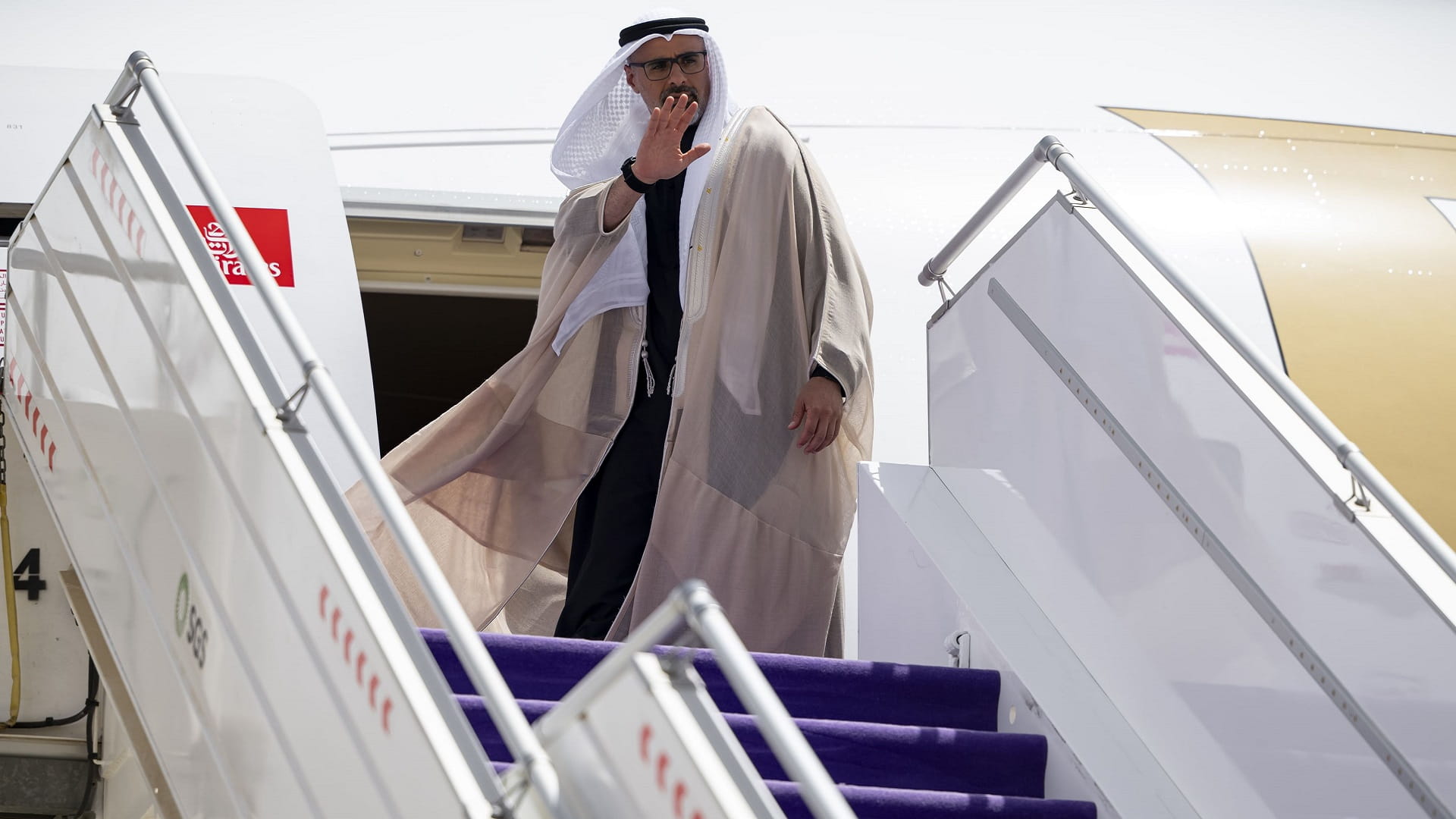 ولي عهد أبوظبي يغادر الرياض بعد مشاركته بالقمة الخليجية-الأميركية