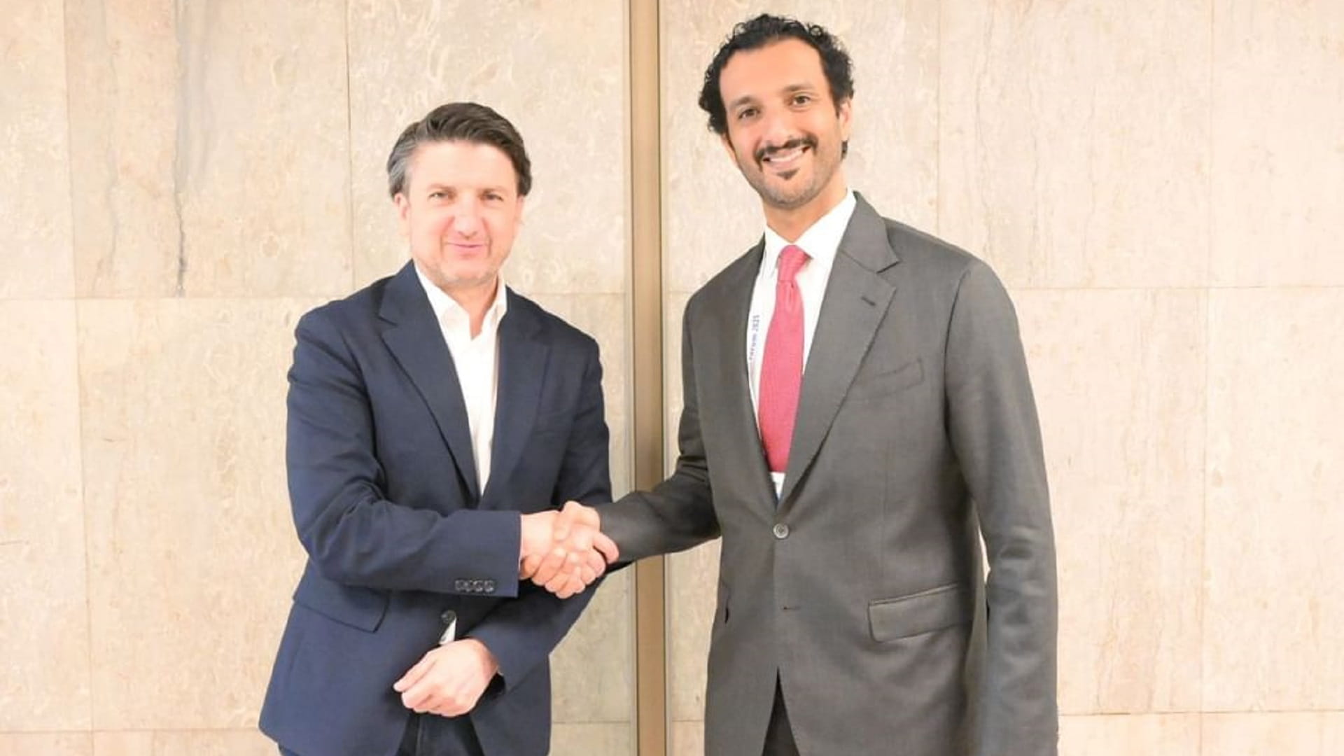 الإمارات وبلغاريا تبحثان آفاق التعاون السياحي 