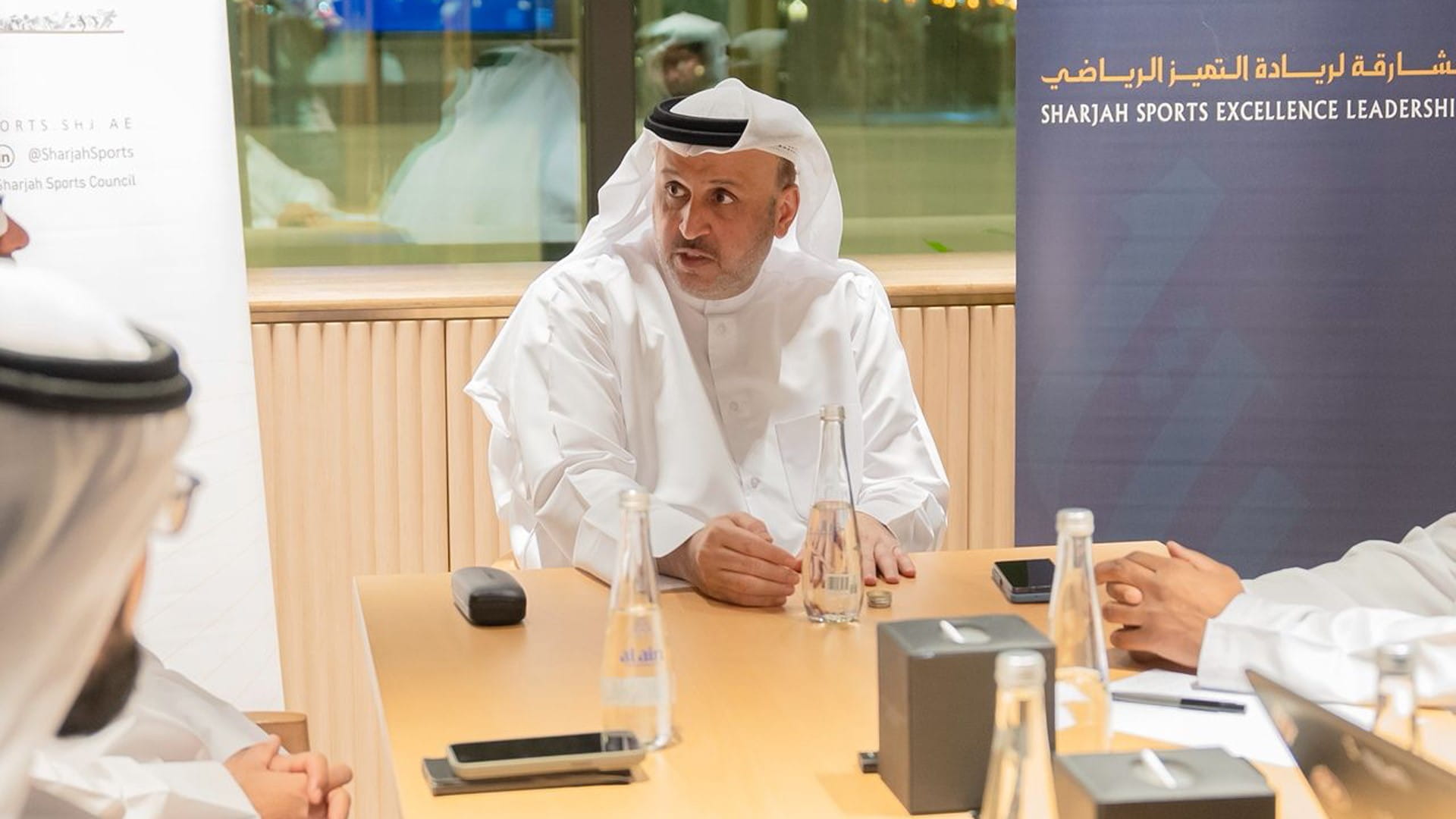 صورة بعنوان: لجنة برنامج الشارقة لريادة التميز تفاضل بين المرشحين 