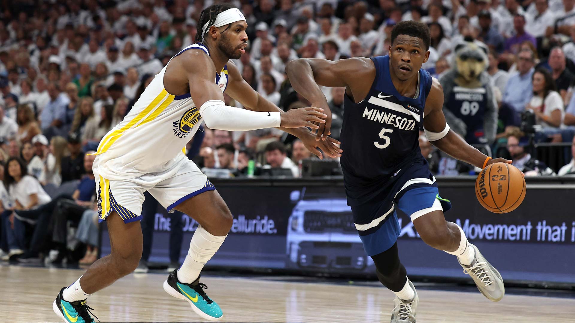 مينيسوتا تمبروولفز يتأهل لنهائي المنطقة الغربية في الـNBA  