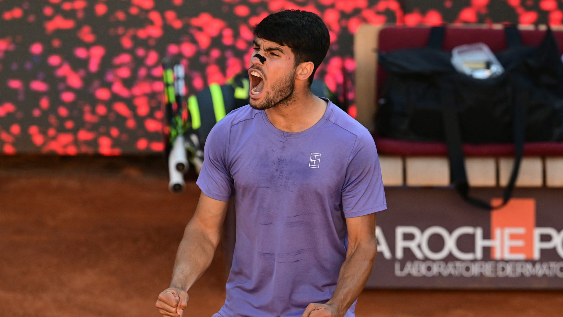 ألكاراز يتأهل إلى نهائي بطولة روما للتنس  