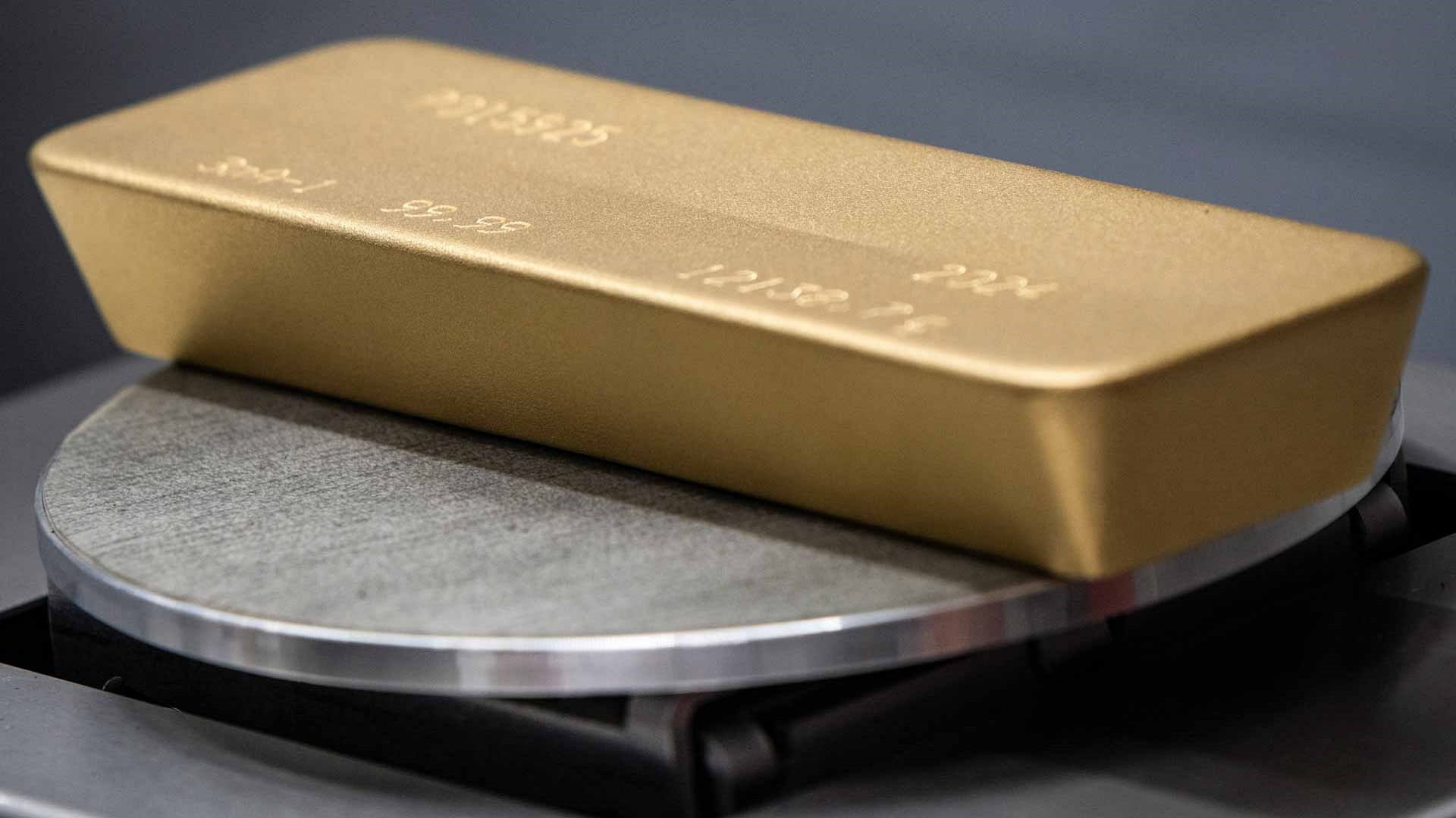 الذهب يتجه لتسجيل أسوأ أداء أسبوعي في 6 أشهر 