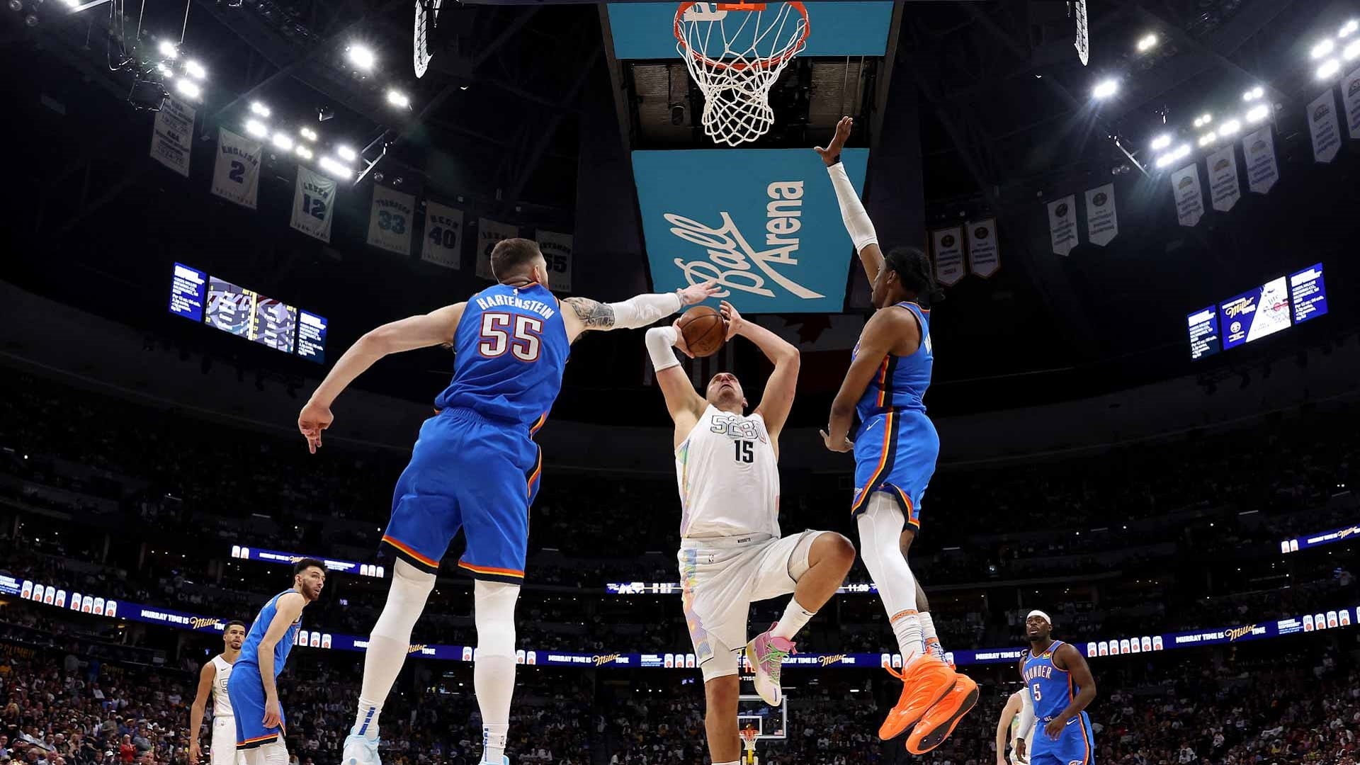 دنفر ناغتس يتعادل مع أوكلاهوما في نصف نهائي المنطقة الغربية 