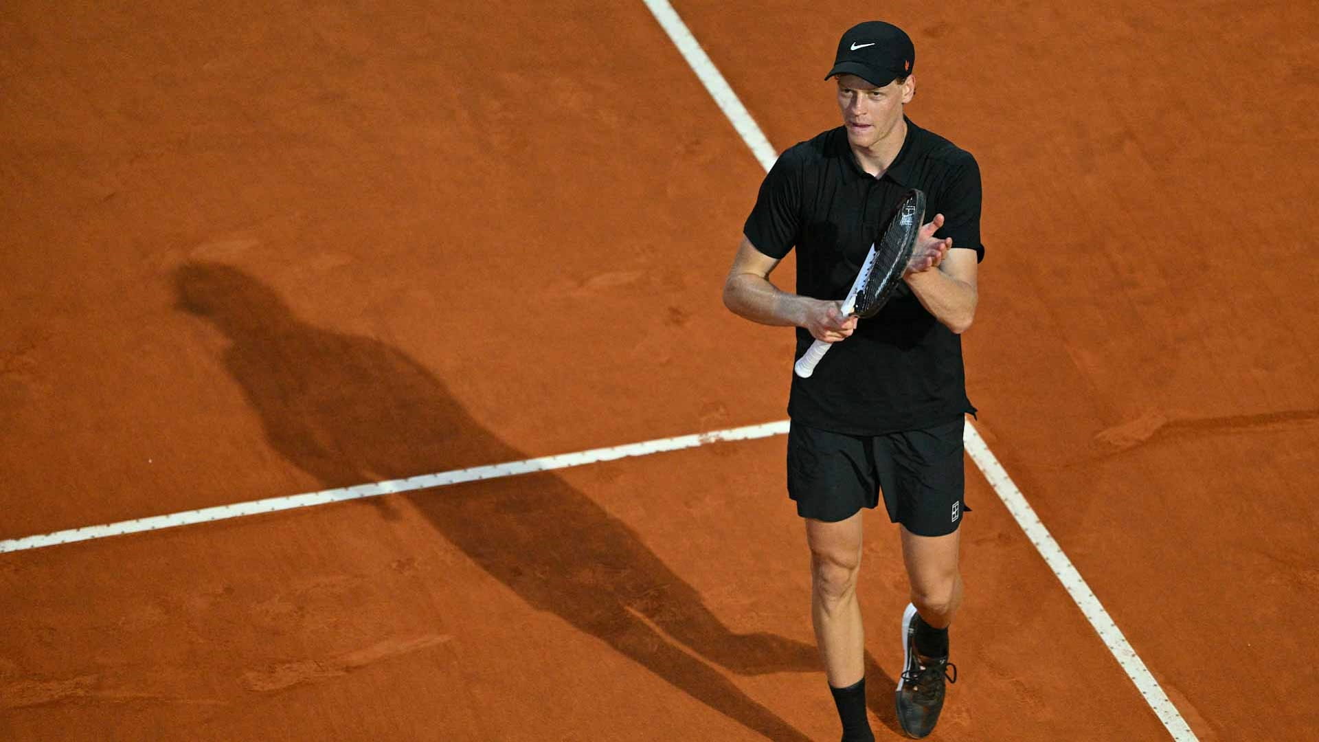 سينر يتأهل لنصف نهائي بطولة روما للتنس 