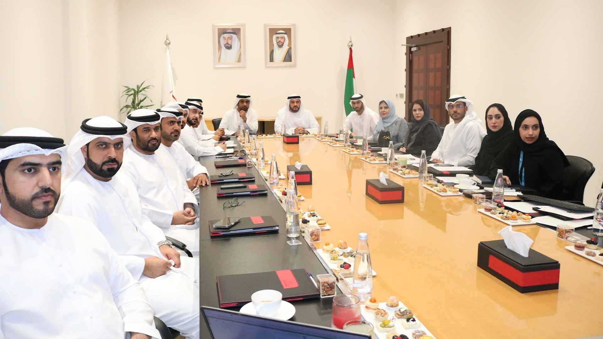 "مالية الاستشاري" تطلع على خطط التوسعة والتطوير بمطار الشارقة 