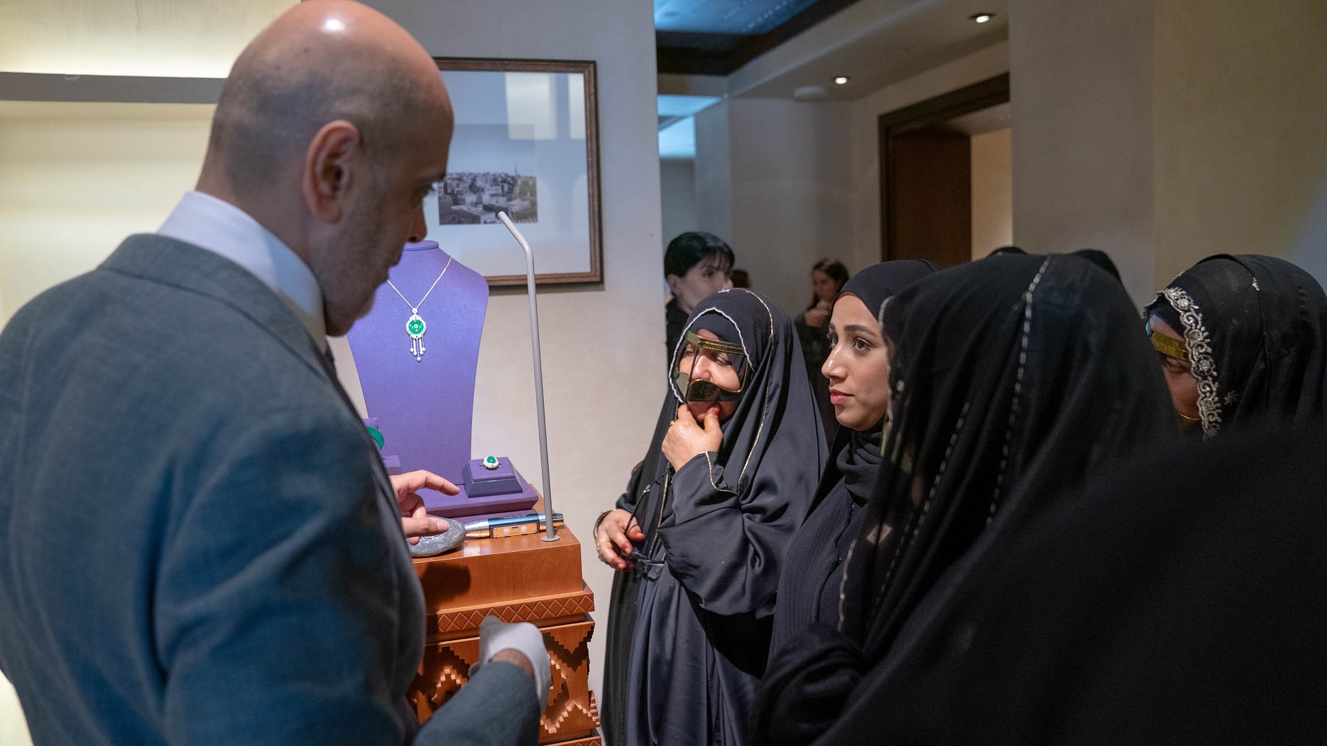 جواهر القاسمي تشهد إطلاق مجموعة "قلب كريم" لدعم المشاريع الإنسانية