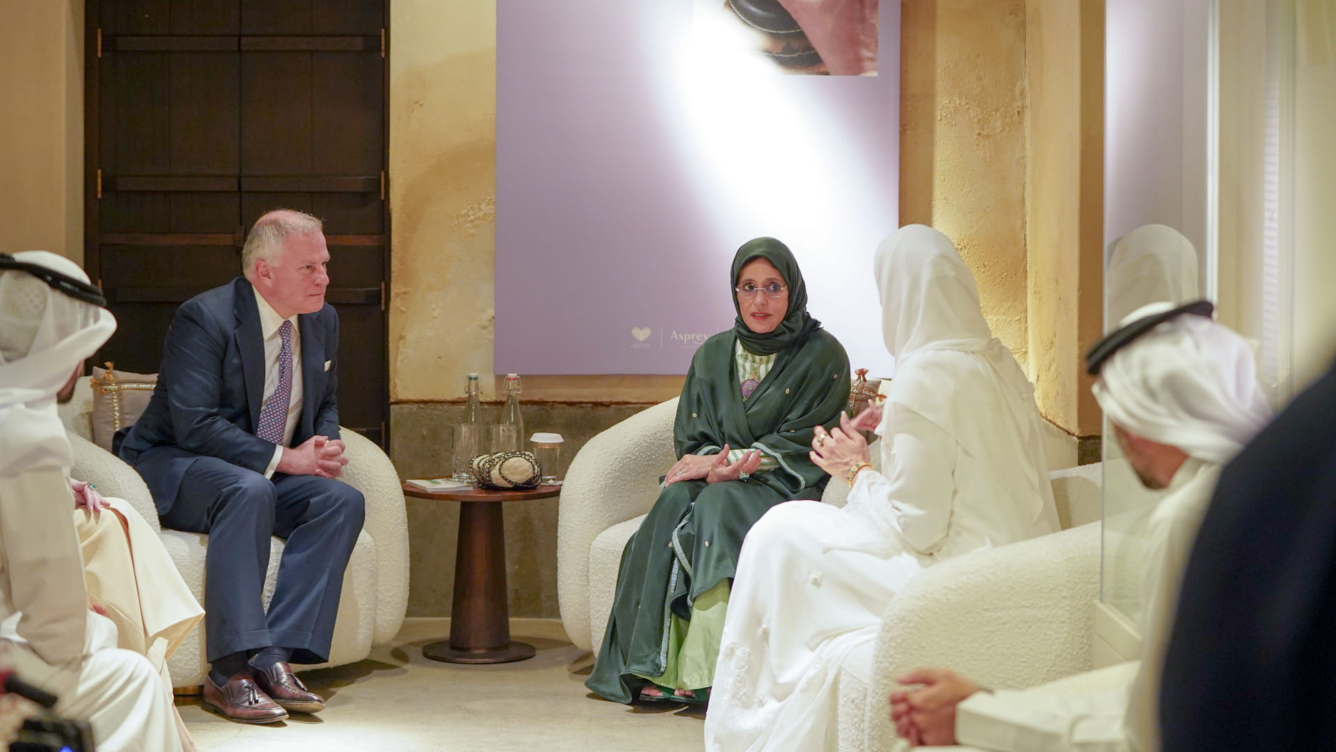 جواهر القاسمي تشهد إطلاق مجموعة "قلب كريم" لدعم المشاريع الإنسانية