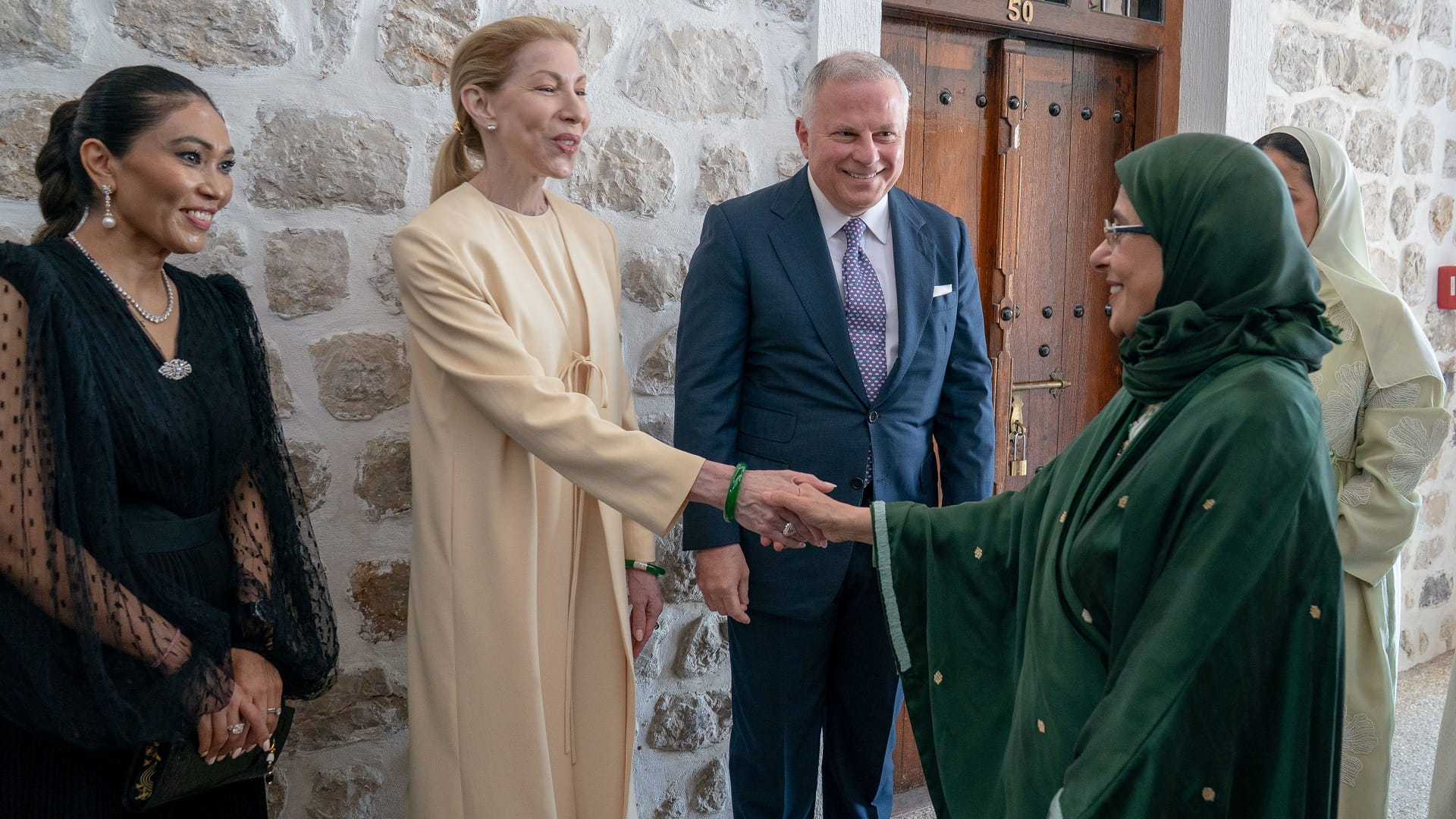 جواهر القاسمي تشهد إطلاق مجموعة "قلب كريم" لدعم المشاريع الإنسانية