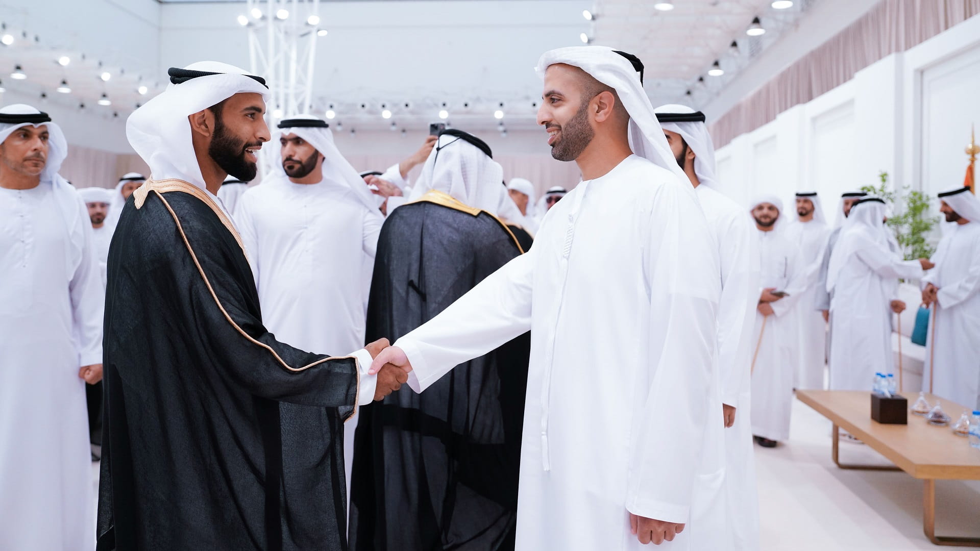 محمد بن سعود يشهد العرس الجماعي الثاني لـ2025 في رأس الخيمة 