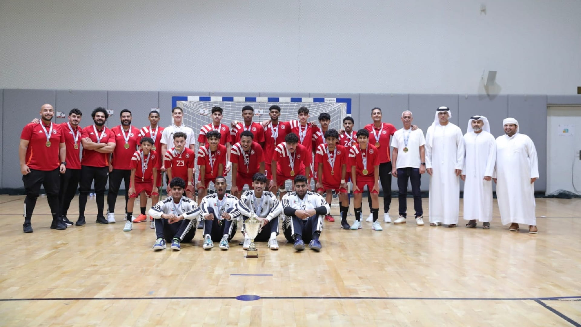 الشارقة يتوّج بكأس الإمارات لكرة اليد للأشبال وخورفكان وصيفاً 