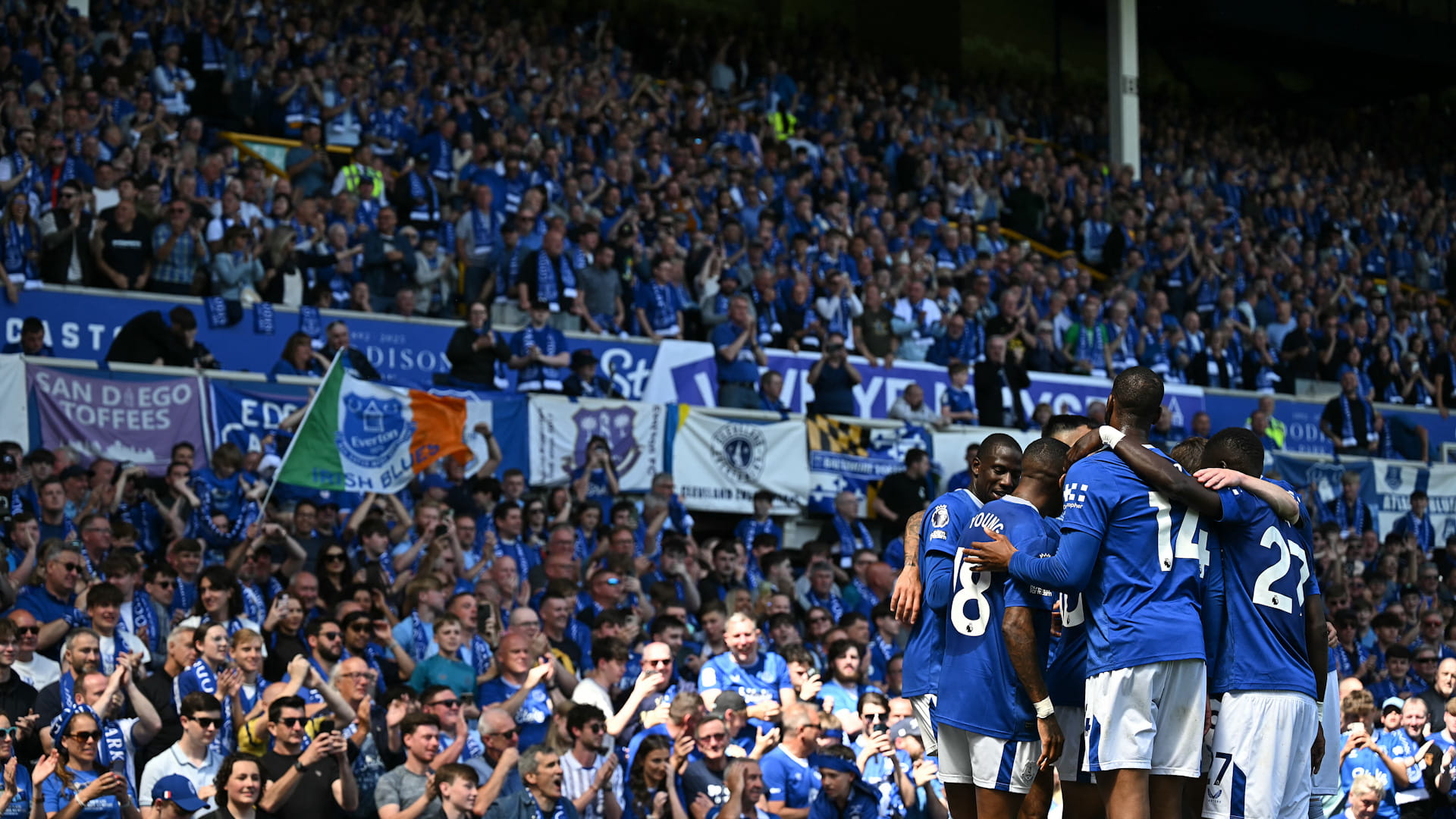 إيفرتون يفوز على ساوثامبتون في ليلة وداع ملعبه غوديسون بارك  