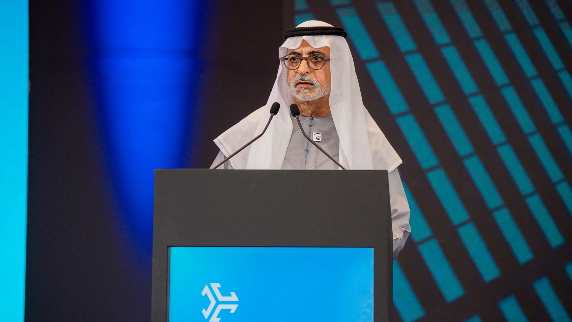 نهيان بن مبارك يفتتح مؤتمر المستثمرين السنوي في أبوظبي 