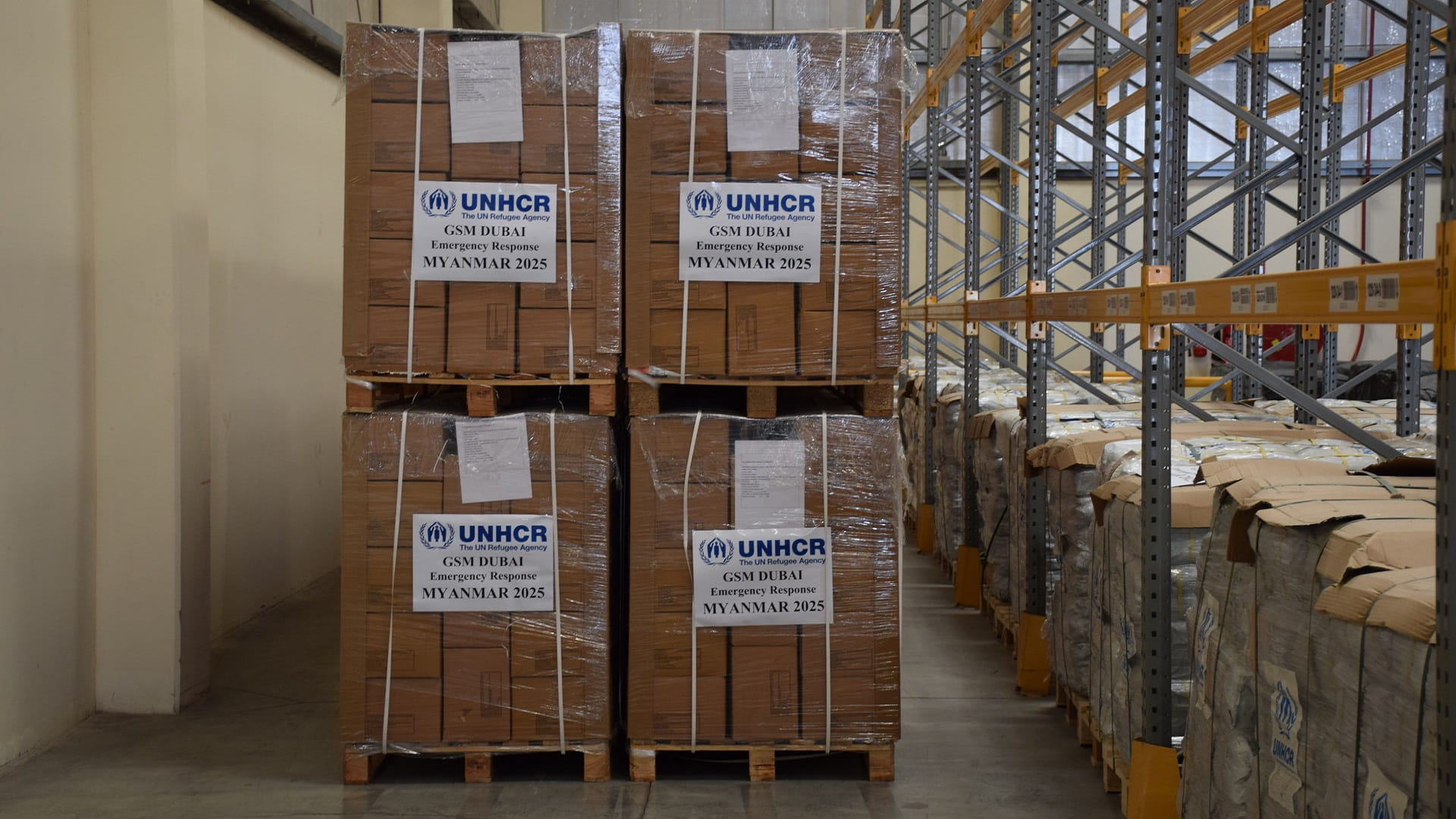 "دبي الإنسانية" تسيّر شحنات إغاثية للمتضررين من الزلزال في ميانمار 
