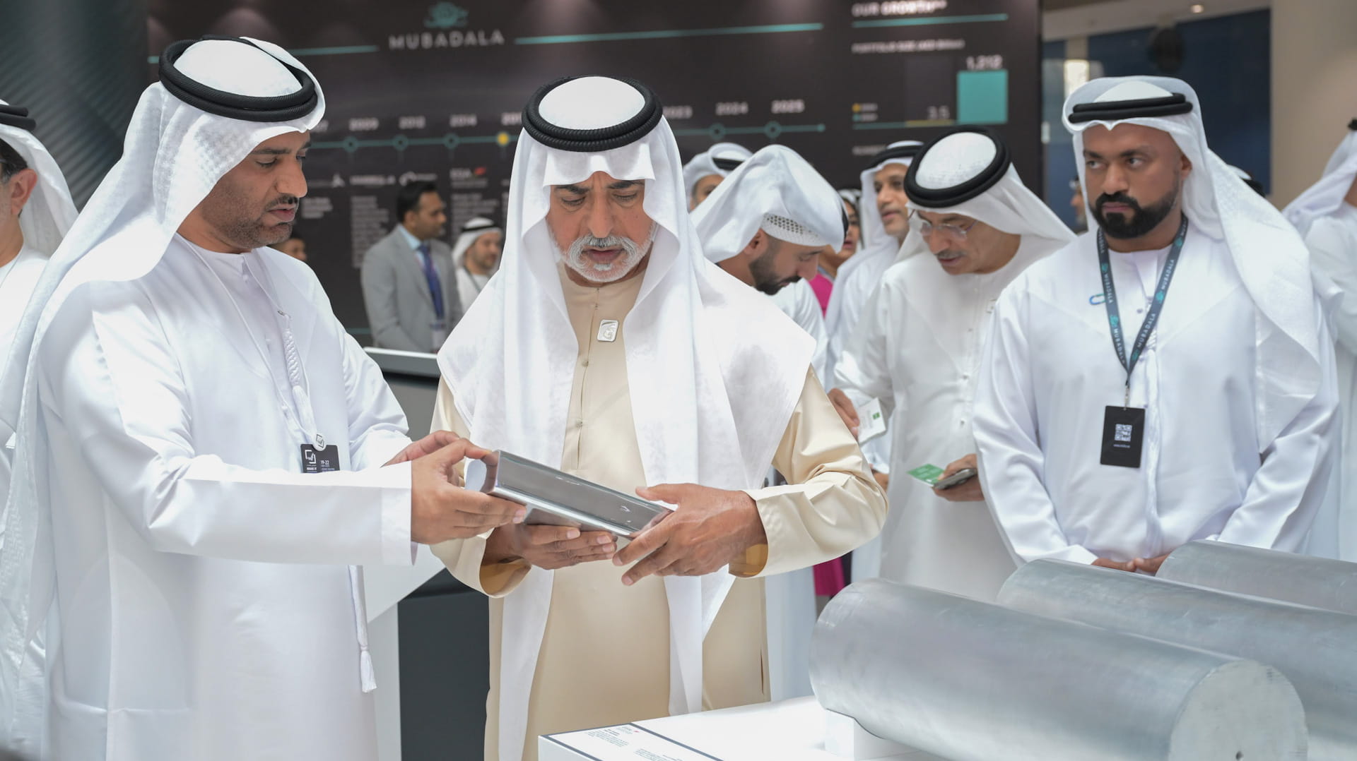 نهيان بن مبارك: "اصنع في الإمارات" يجسد التوجه الاستراتيجي للدولة