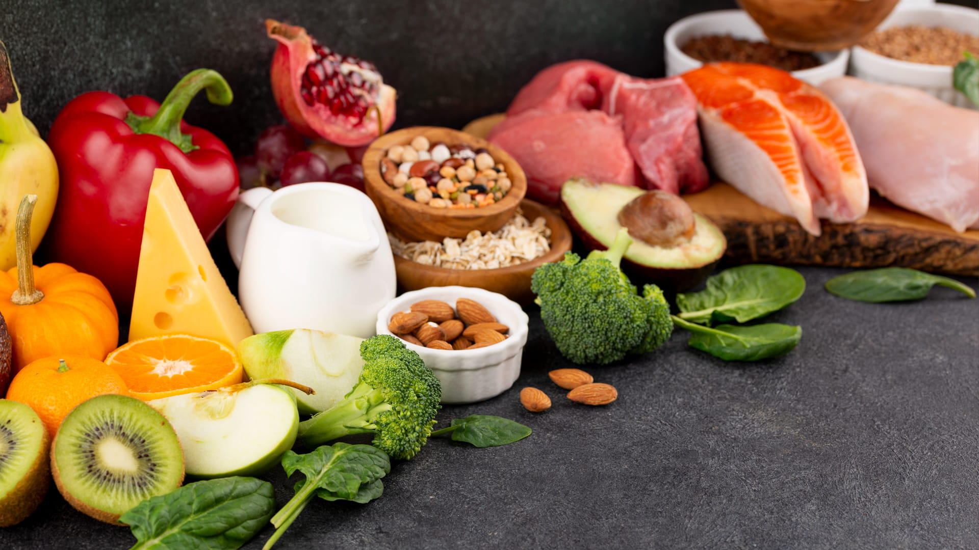  بعيداً عن المكملات..7 أطعمة غنية بالحديد تقهر فقر الدم 