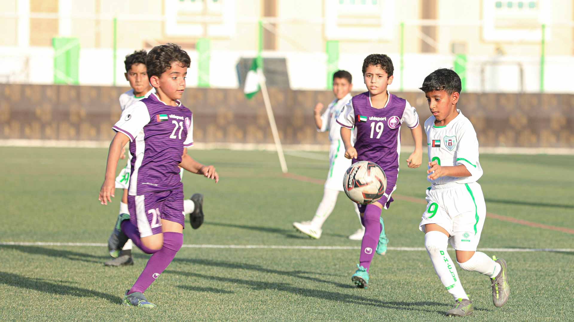 البطائح ودبا الحصن يتصدران دوري ناشئي القدم بالشارقة 