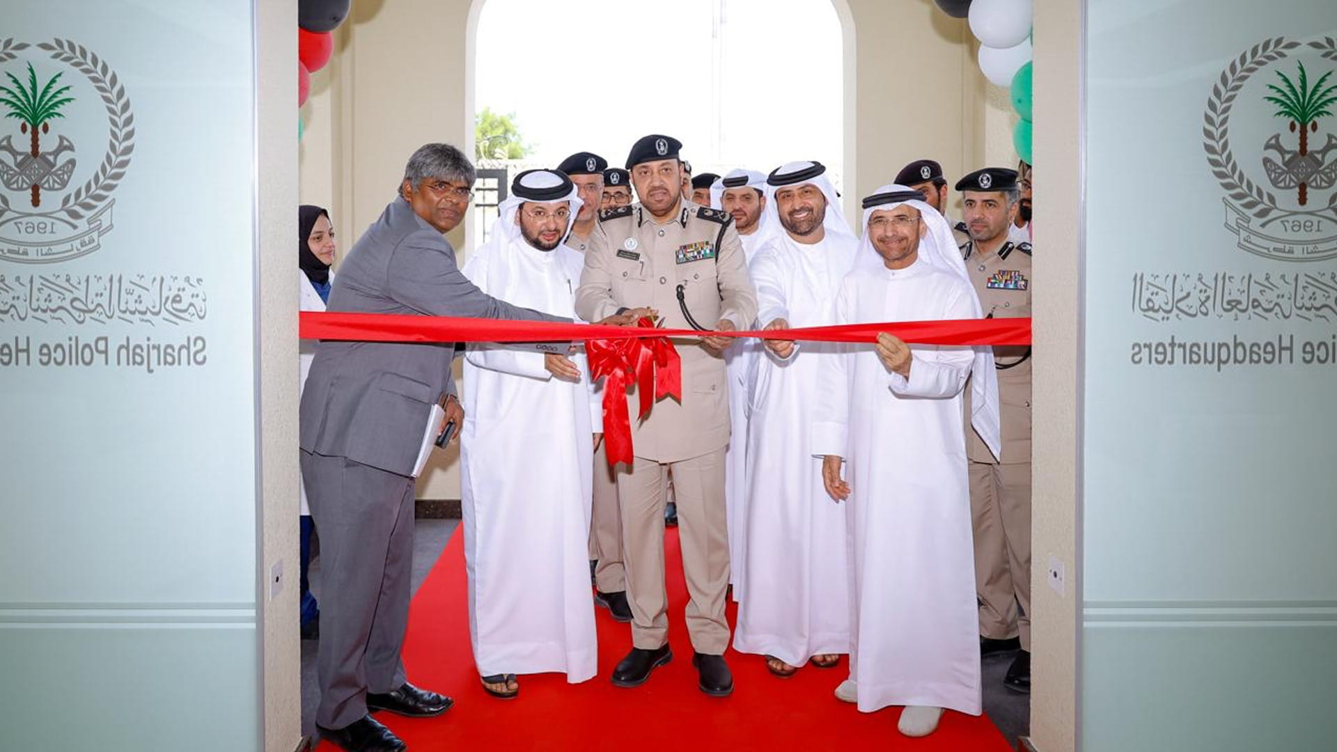 شرطة الشارقة تدشن مركزاً متخصصاً لتعزيز خدمات الأدلة الجنائية 