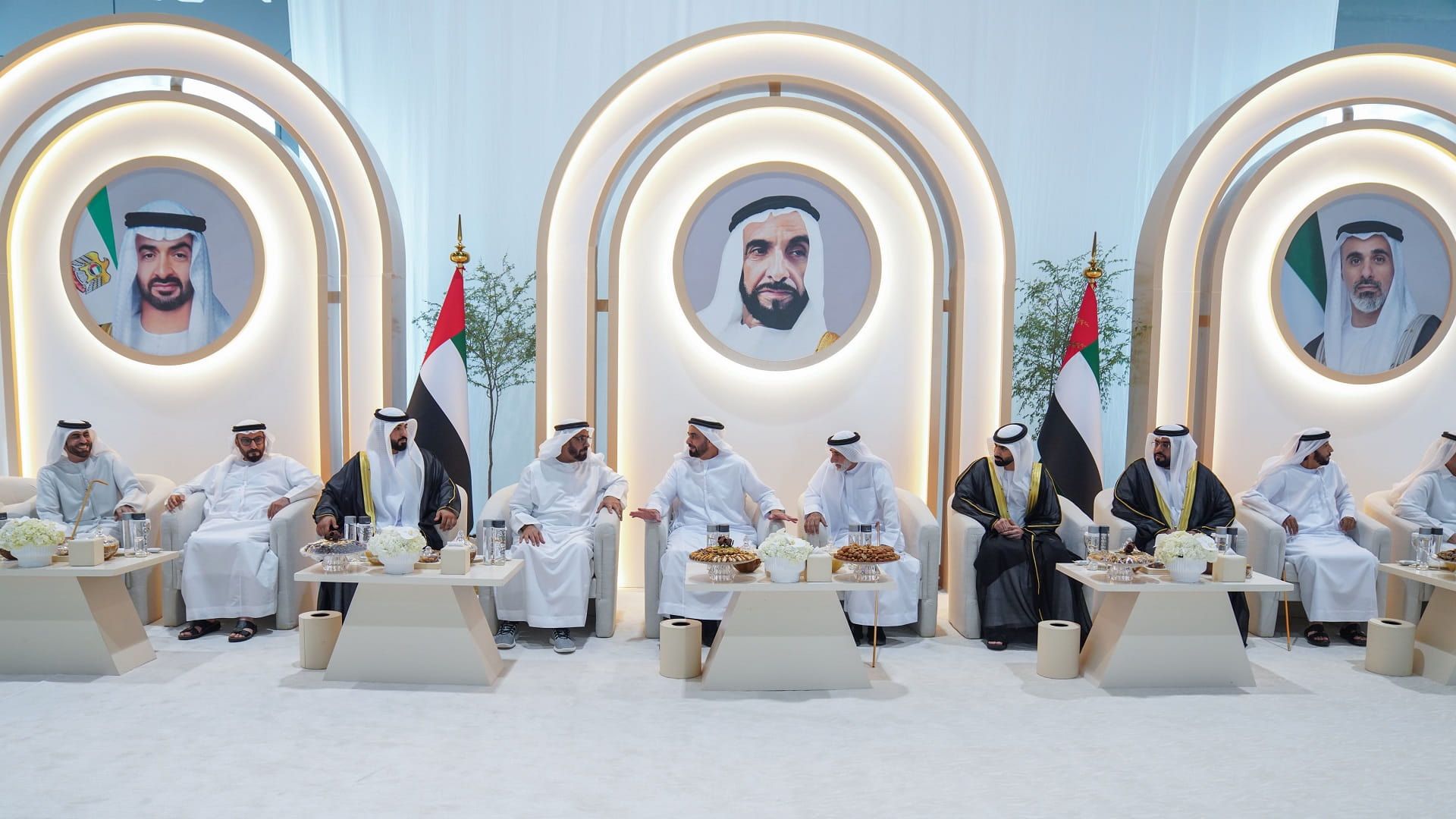 سيف بن زايد يحضر أفراح الكتبي