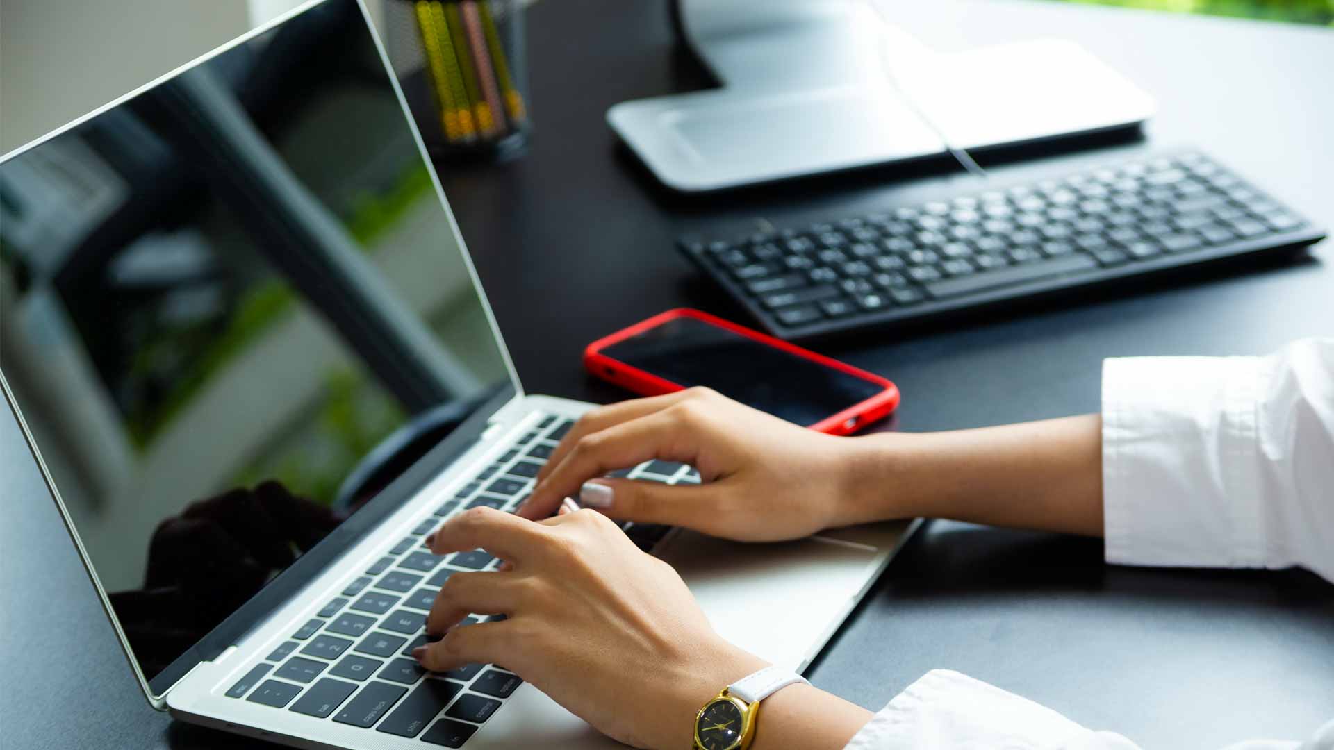 "تمكين الشارقة" تنفذ ورشة "أمن المعلومات الرقمية" لموظفيها 