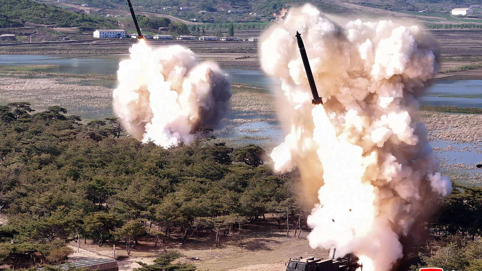 كوريا الشمالية تطلق صواريخ مجنحة غير محددة في بحر اليابان 