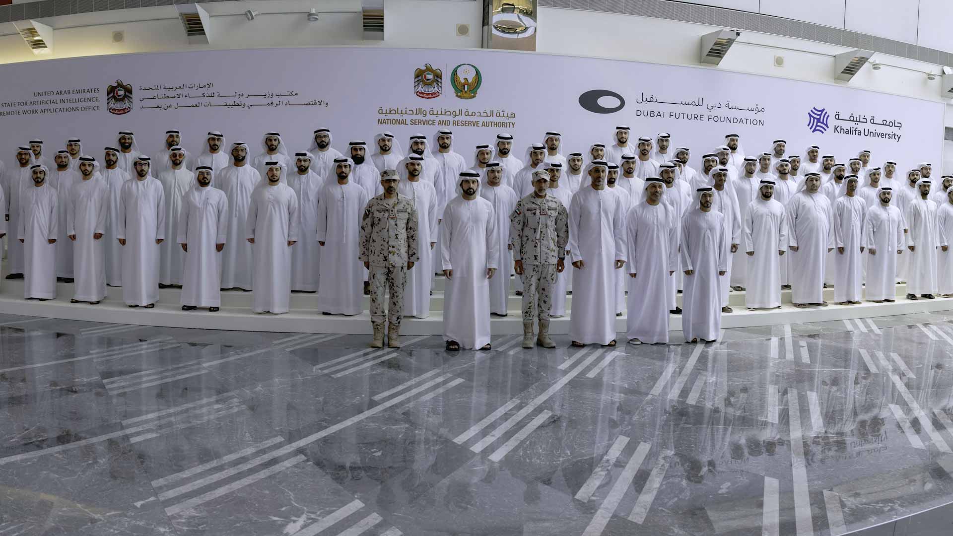 Hamdan bin Mohammed meets with participants of ‘Al Nokhba’ 