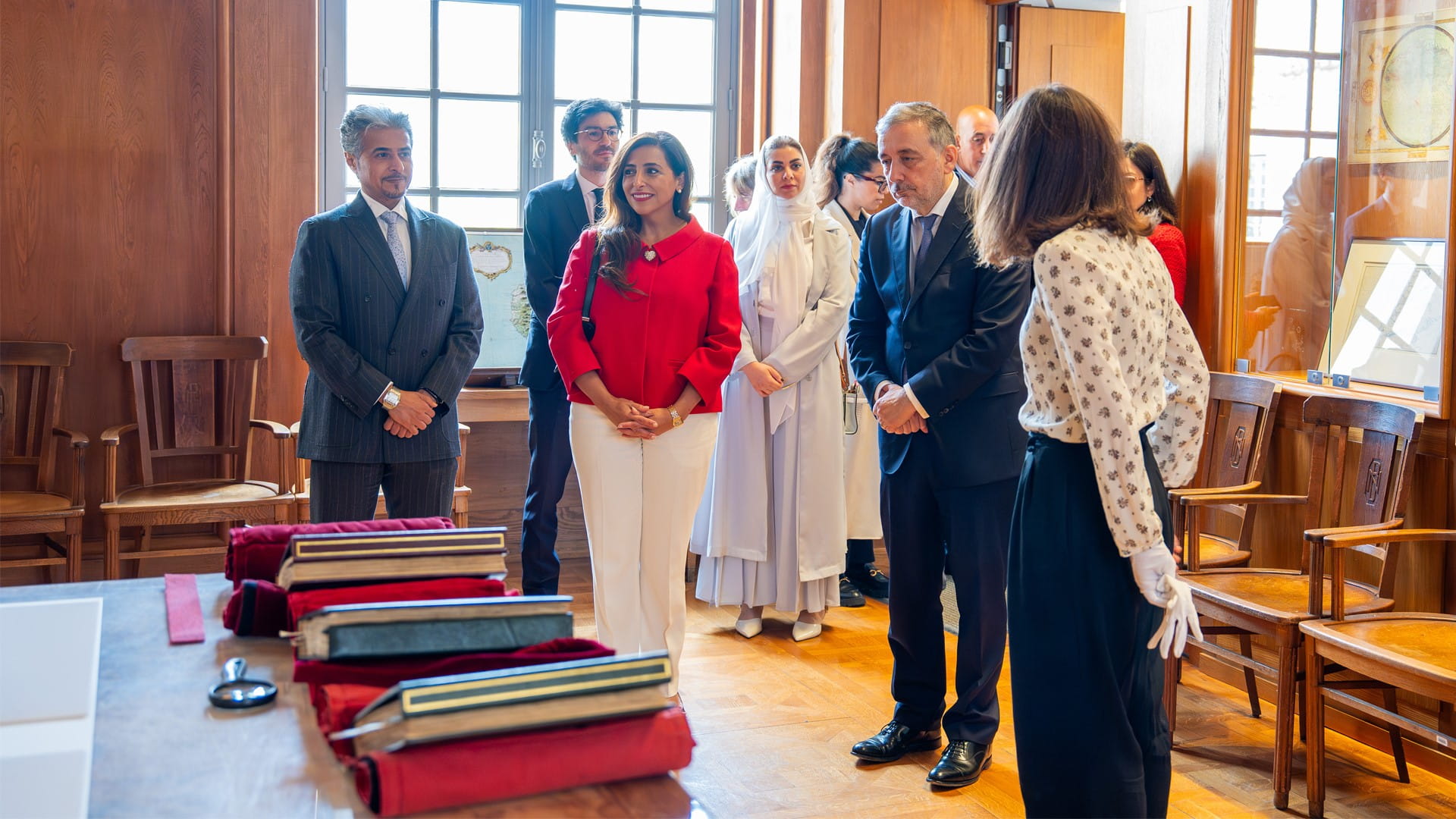 بدور القاسمي تفتح جسور تعاونات ثقافية جديدة بين الشارقة وباريس 