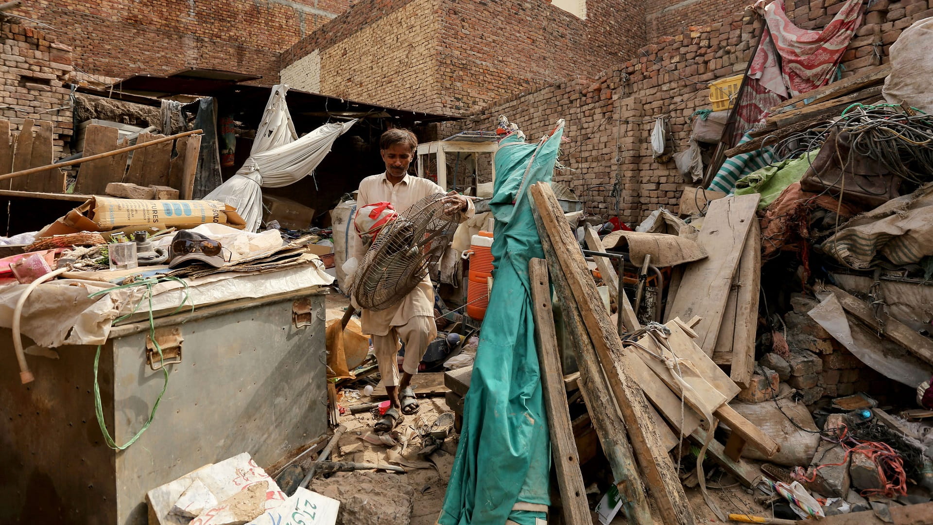 Severe weather hits Pakistan's Punjab Province 