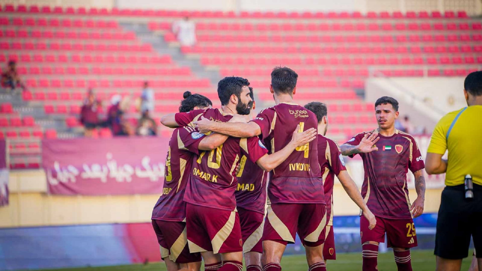 الوحدة يتجاوز البطائح بثلاثية في دوري أدنوك للمحترفين 