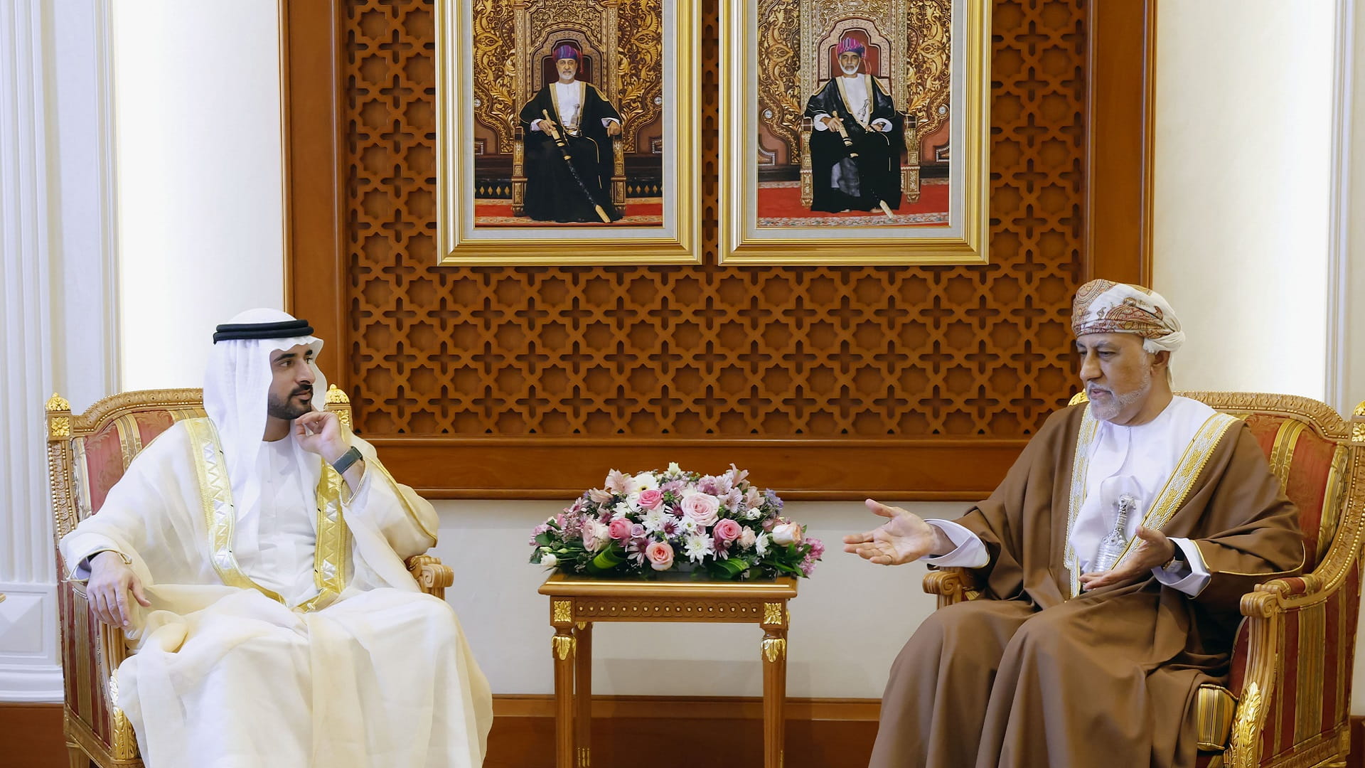 Hamdan bin Mohammed meets Oman’s Deputy PM for Defence Affairs 