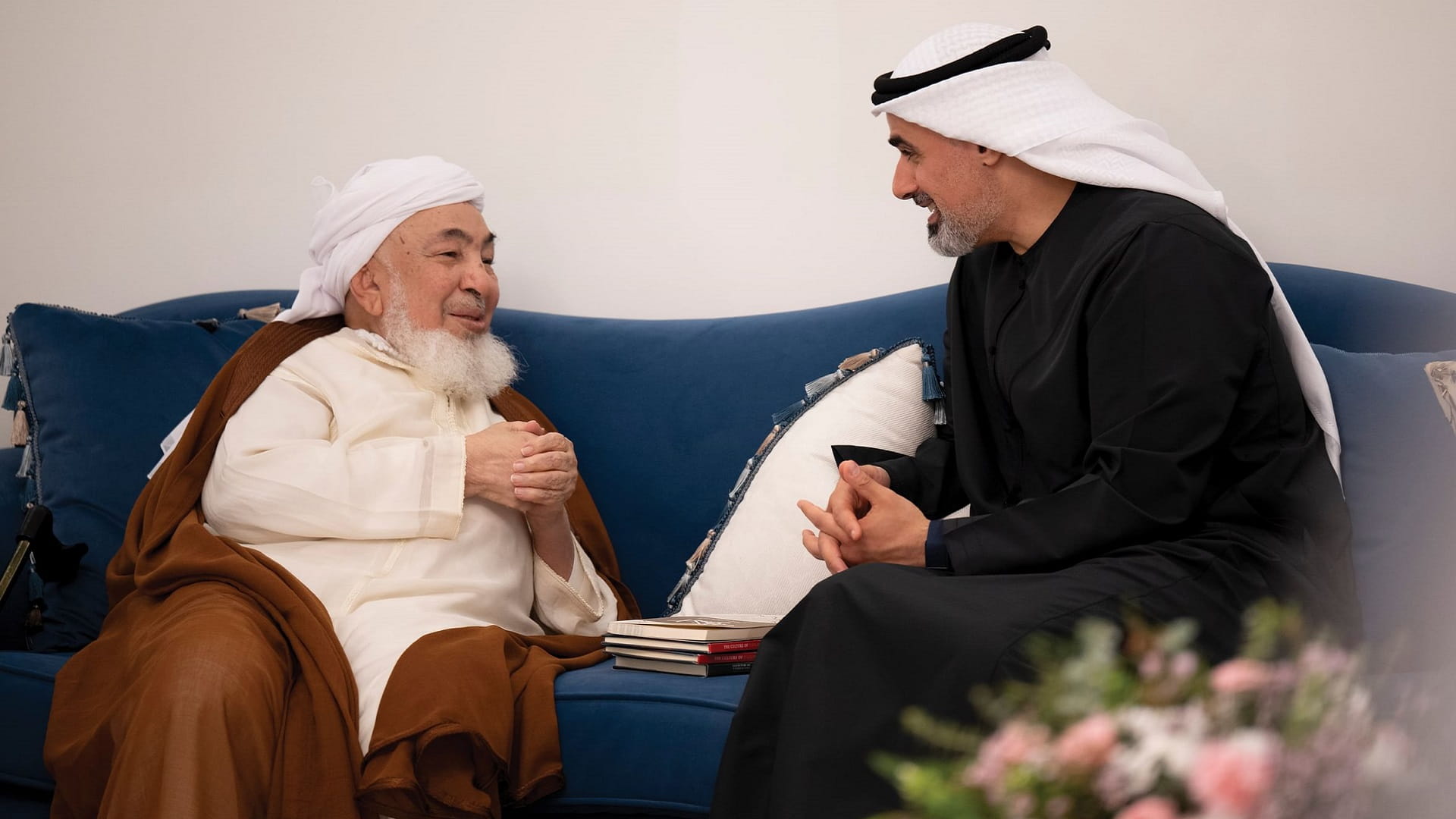 Khaled bin Mohamed visits Shaykh Abdallah bin Bayyah in Abu Dhabi 