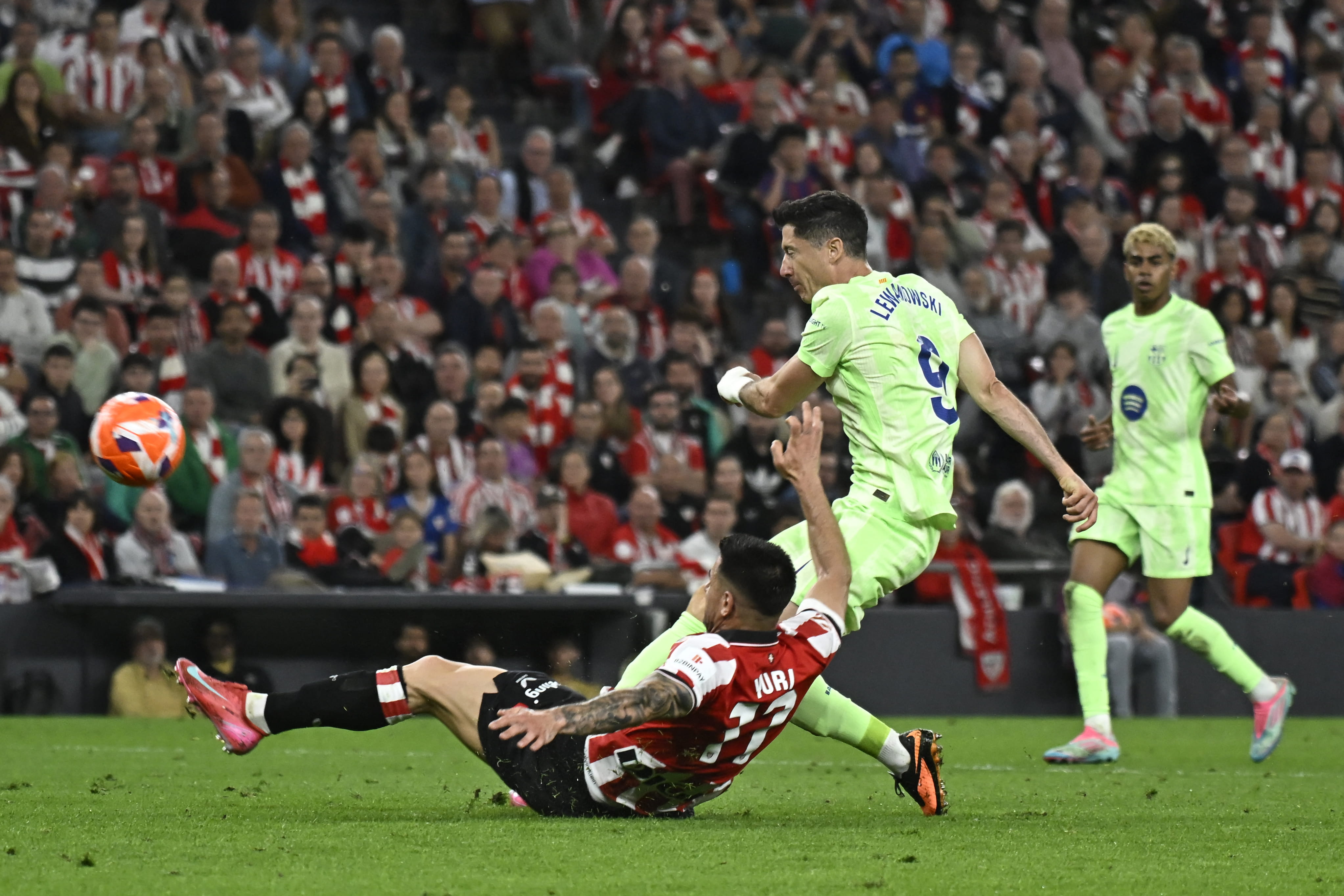 برشلونة يقسو على بلباو في الجولة الأخيرة من الدوري الإسباني  