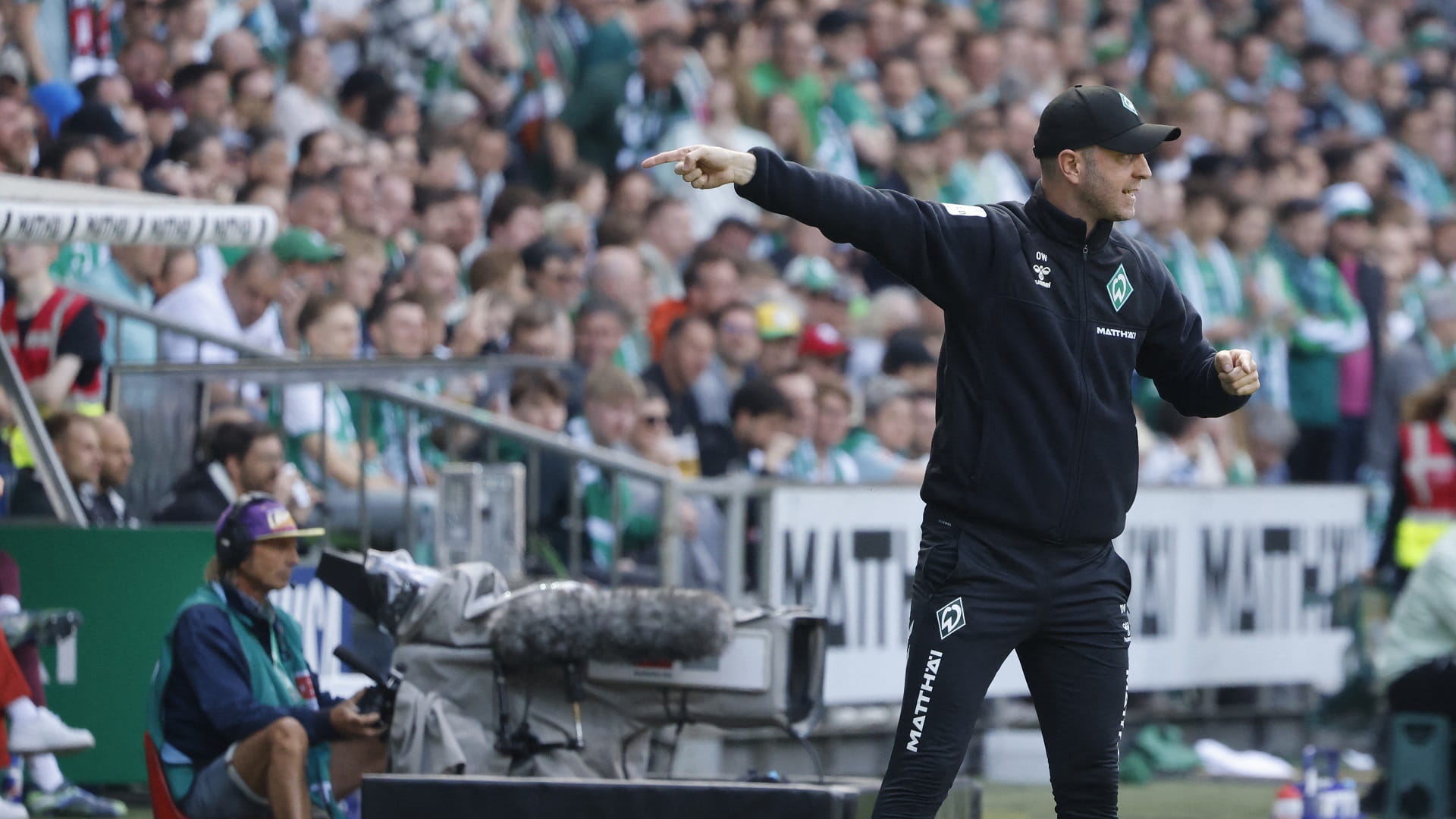 نادي بريمن الألماني يقيل المدرب أولي فيرنر  