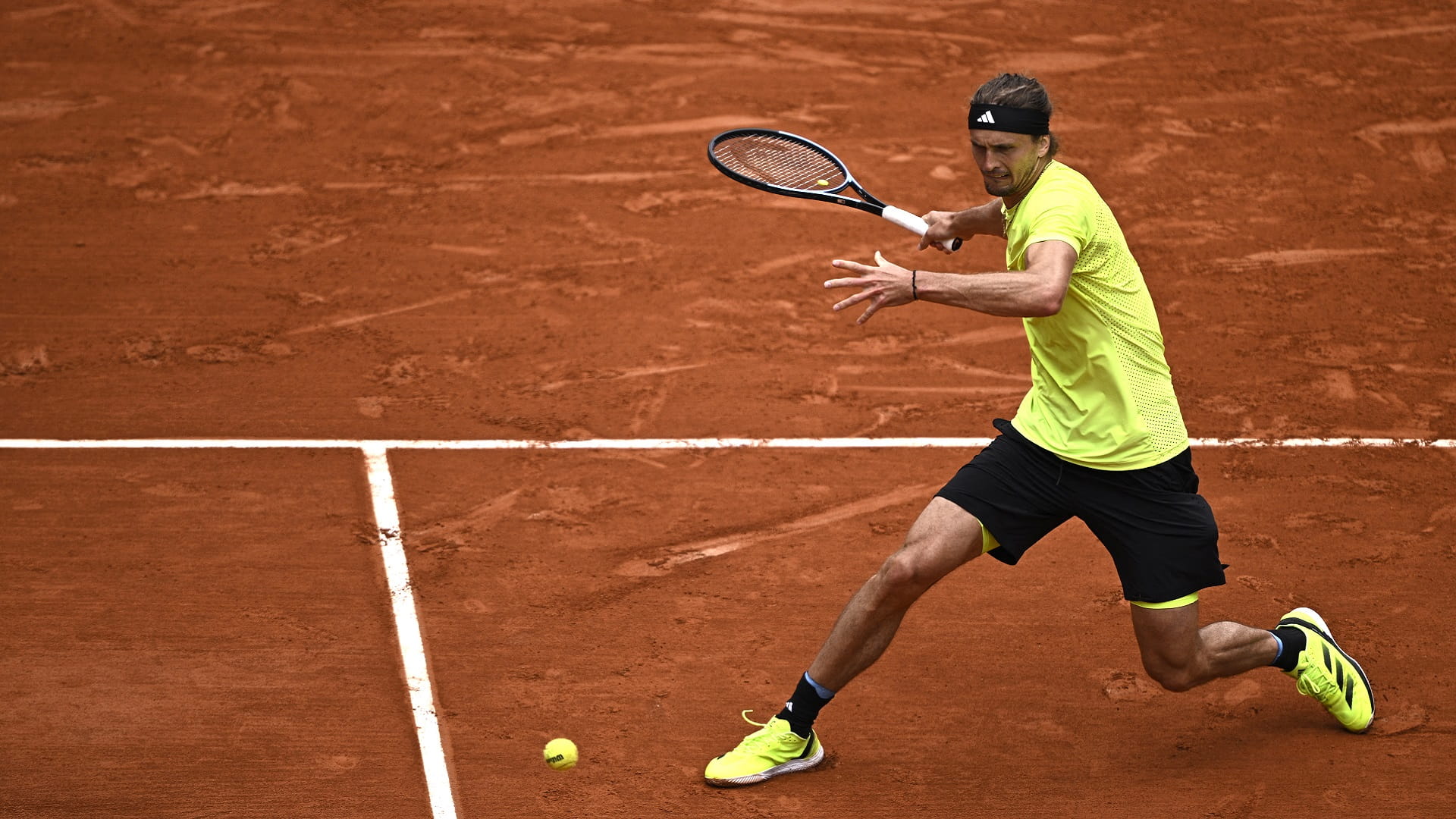 الألماني زفيريف يتأهل للدور الثاني في بطولة رولان جاروس    